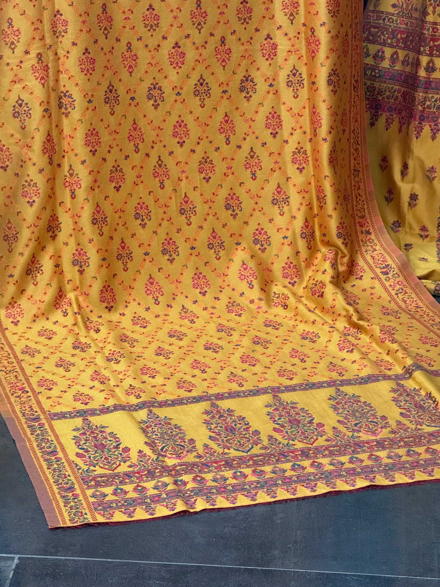 KANI PASHMINA SUIT