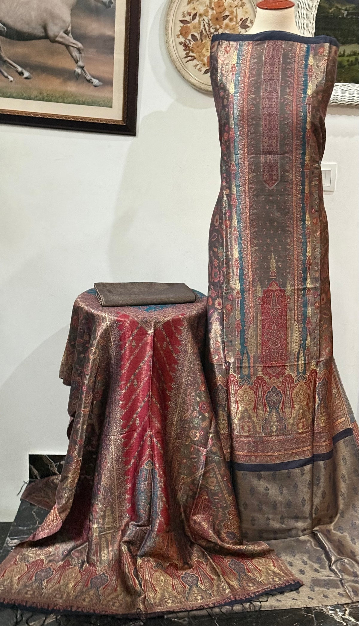 REGAL LOOM