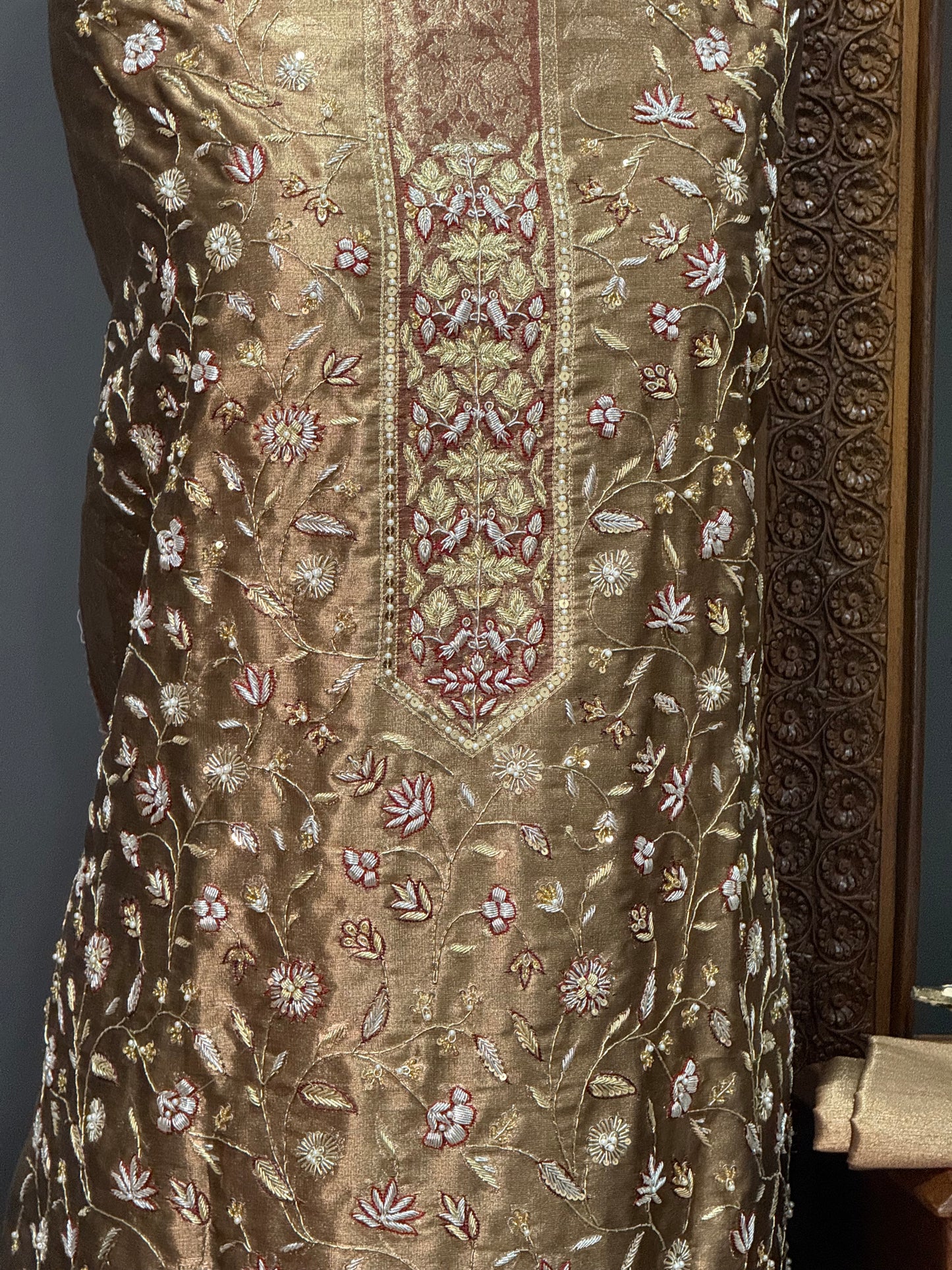 REGAL LOOM
