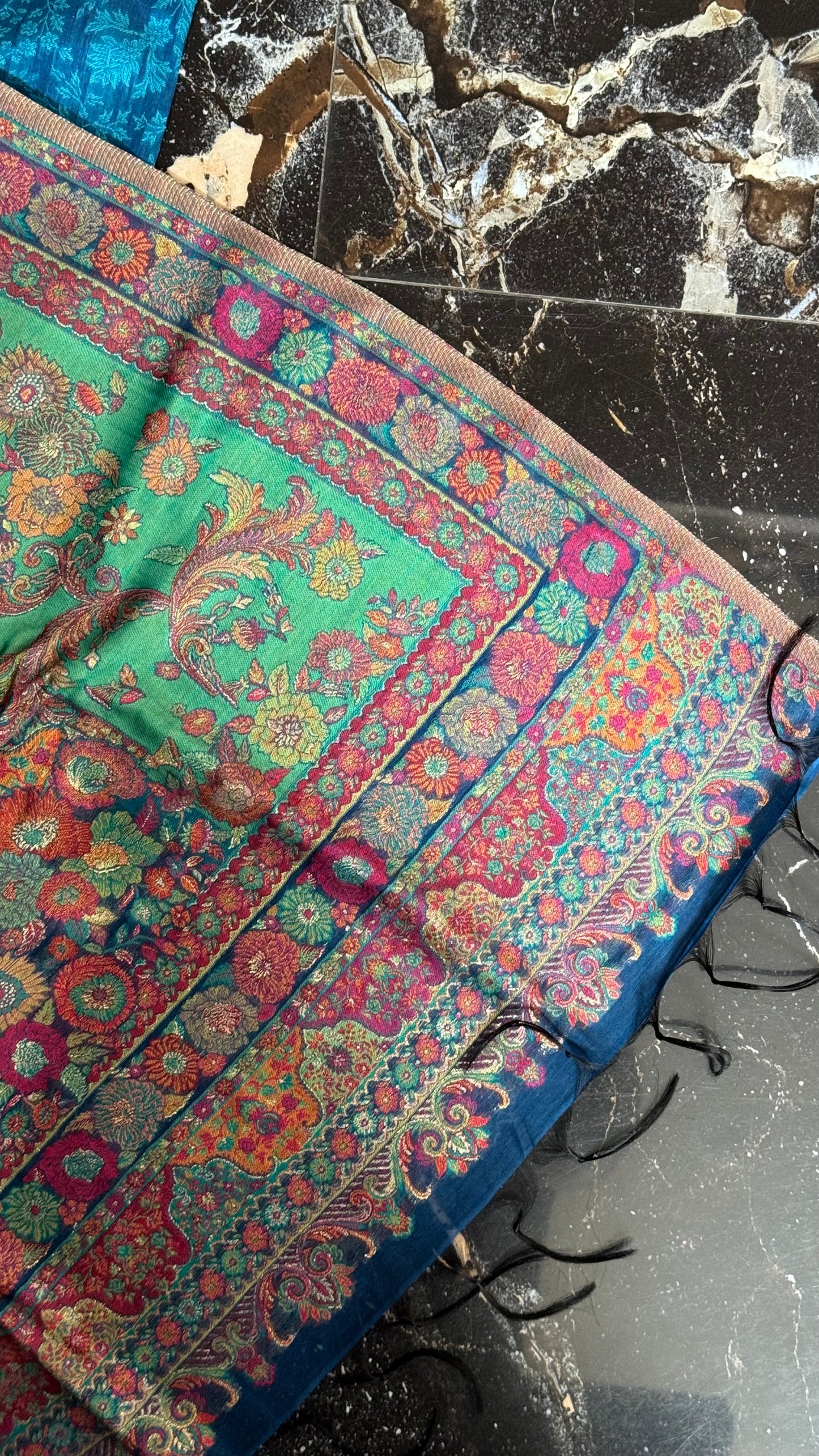 REGAL LOOM