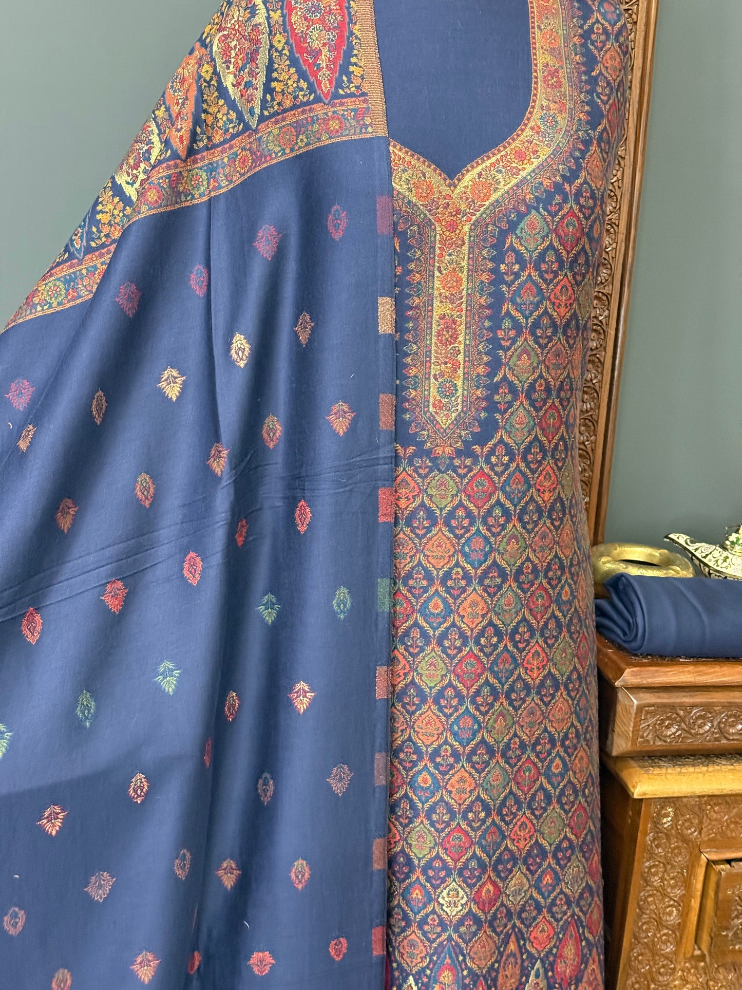 KANI PASHMINA SUIT