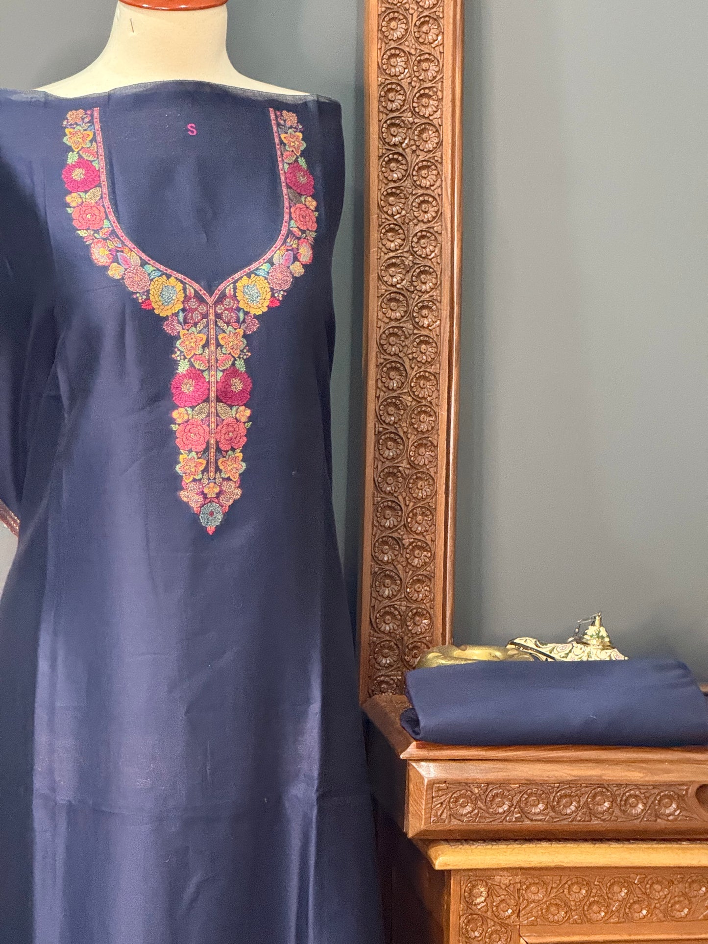 REGAL LOOM