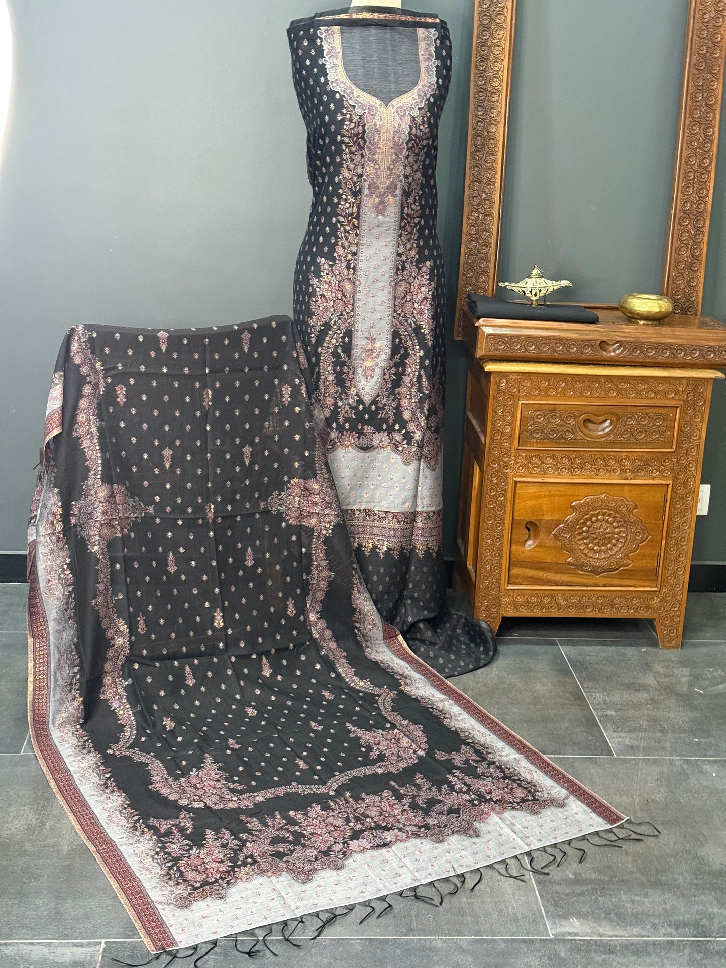 REGAL LOOM SHAHI RESHAM