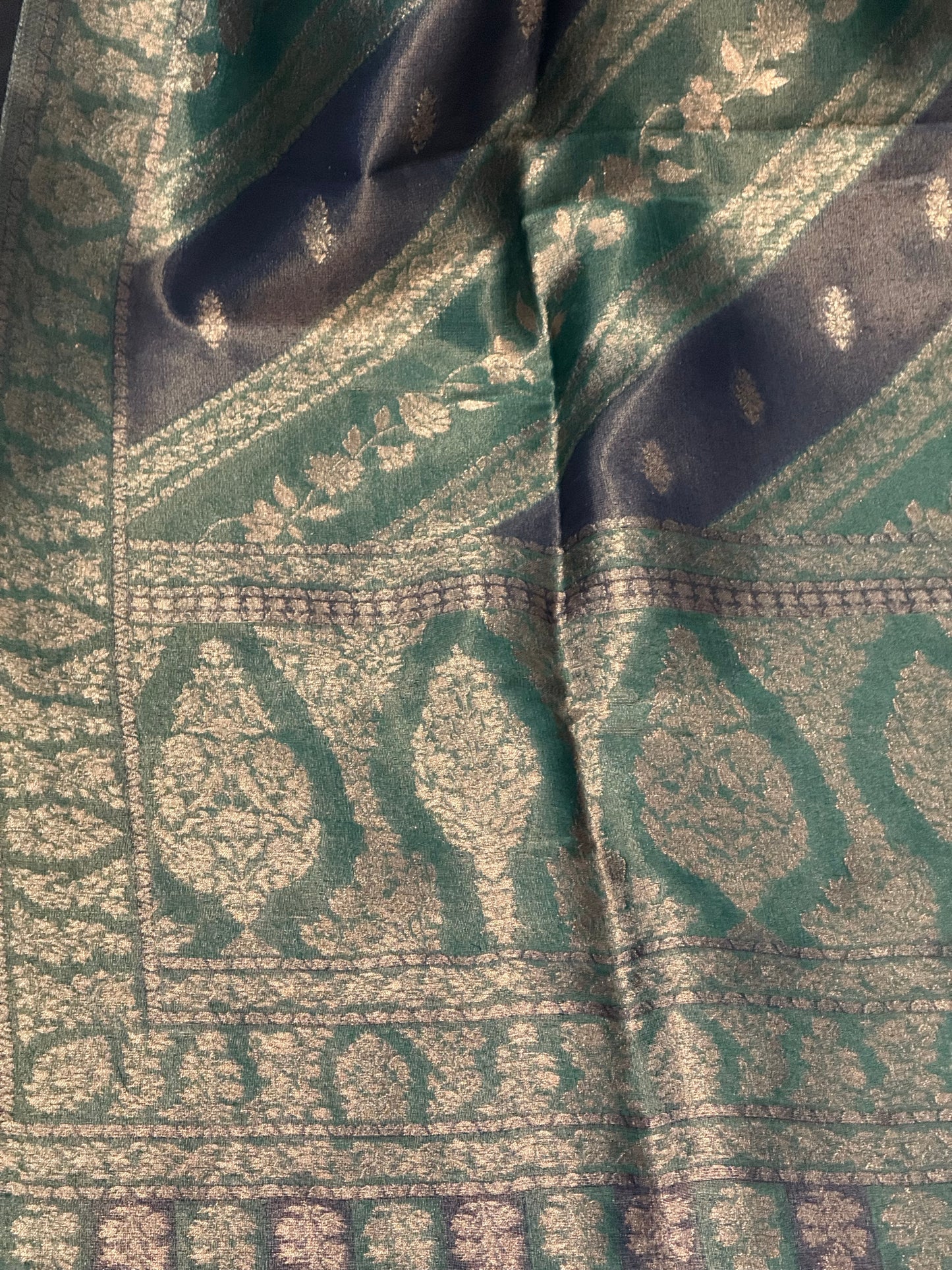 REGAL LOOM