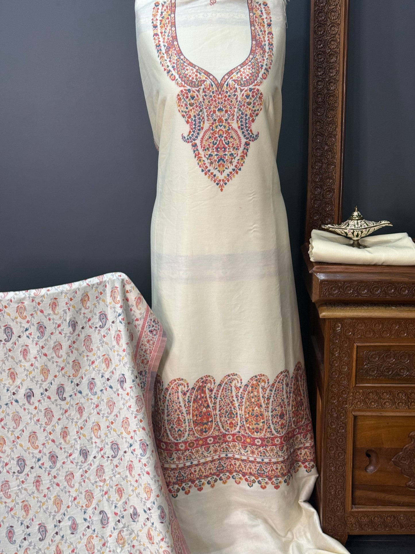 KANI PASHMINA SUIT