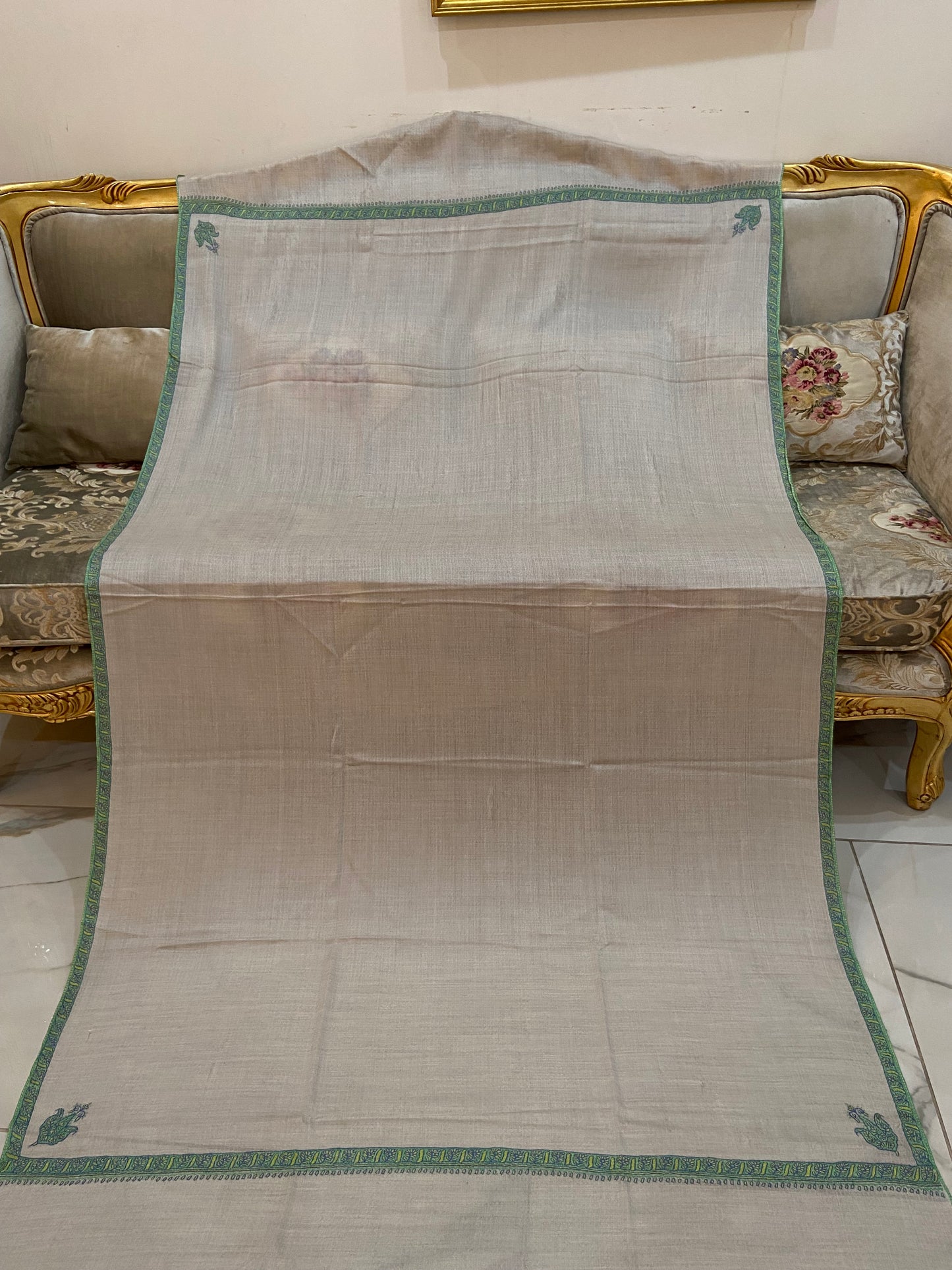 Toosh pashmina sui 4 side embroidered boarder