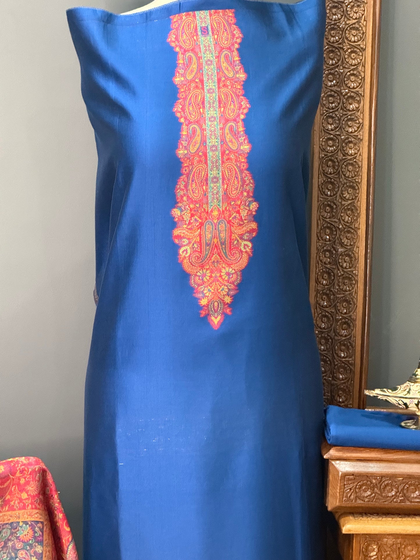REGAL LOOM