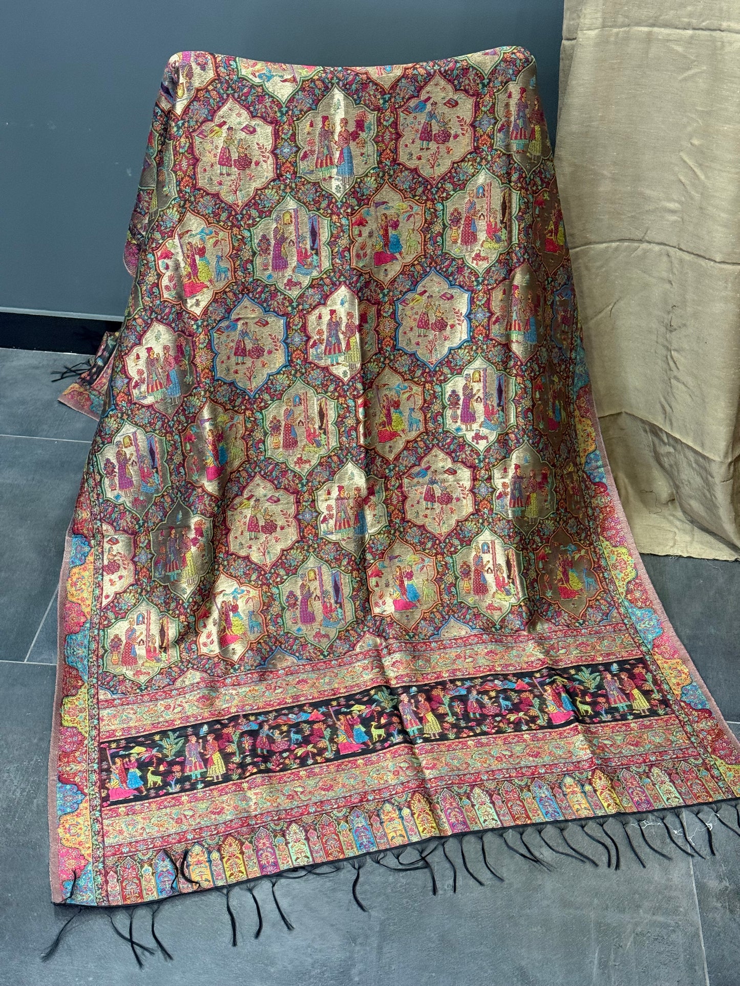 REGAL LOOM SHAHI RESHAM