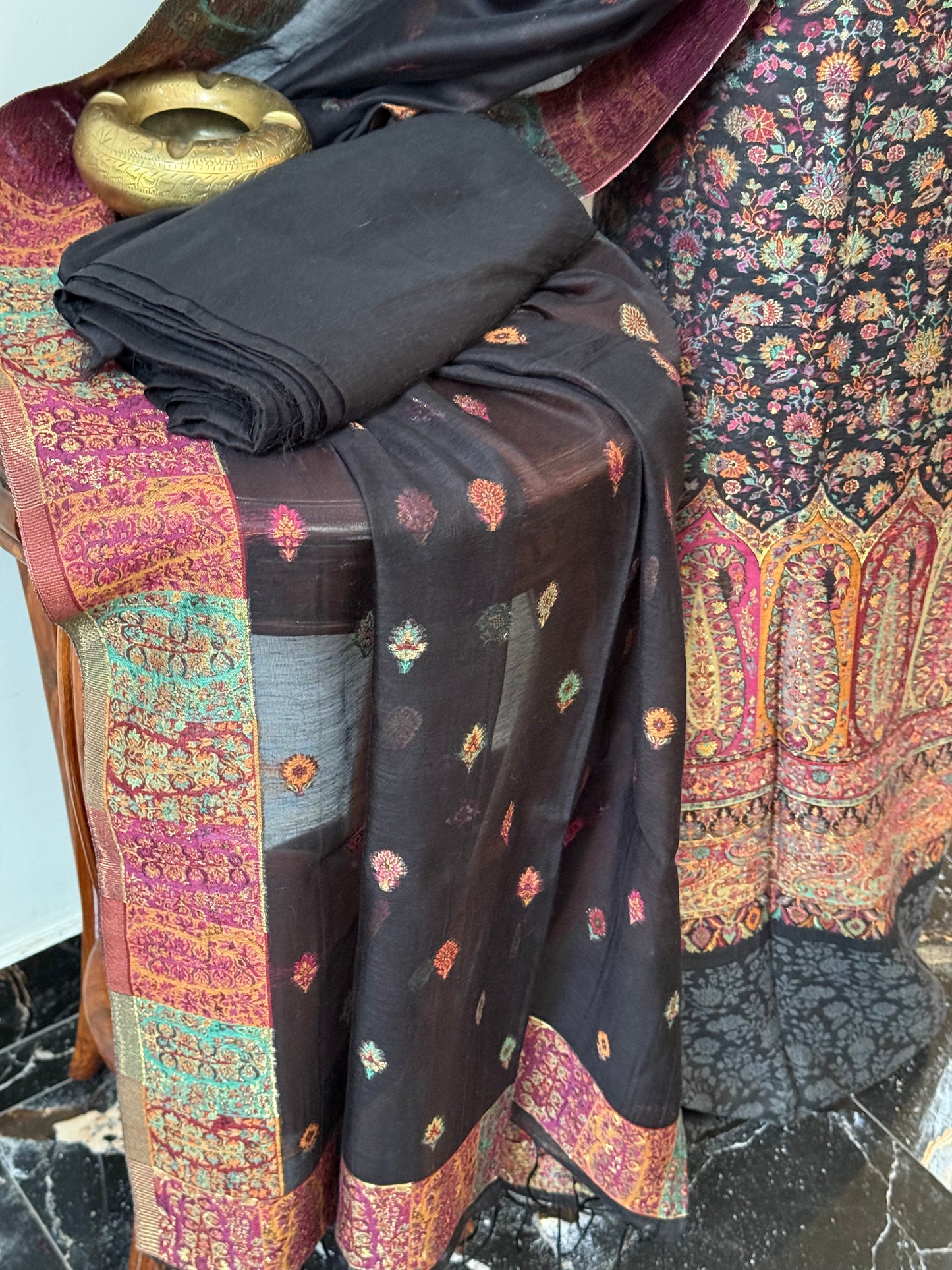 REGAL LOOM