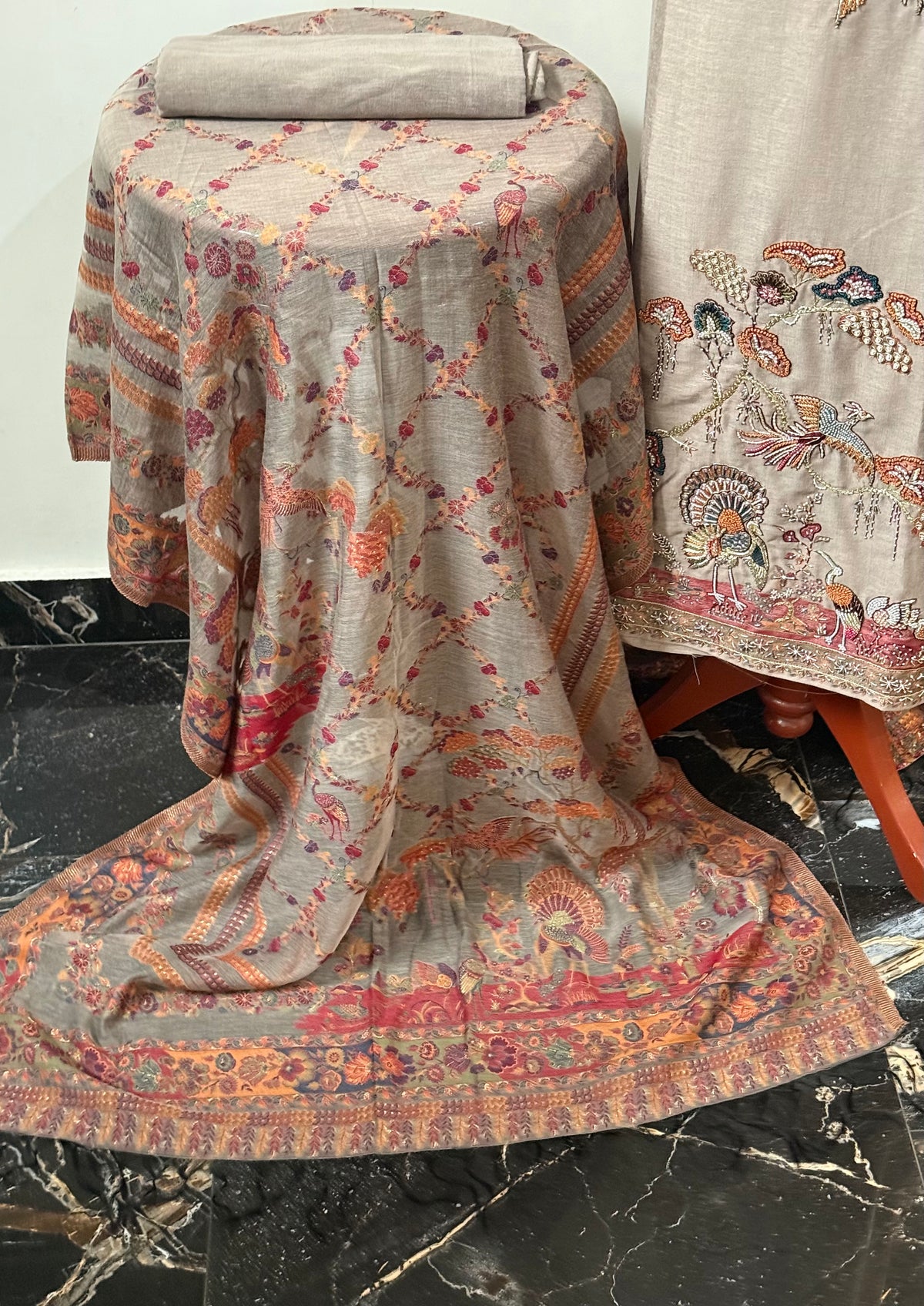 REGAL LOOM