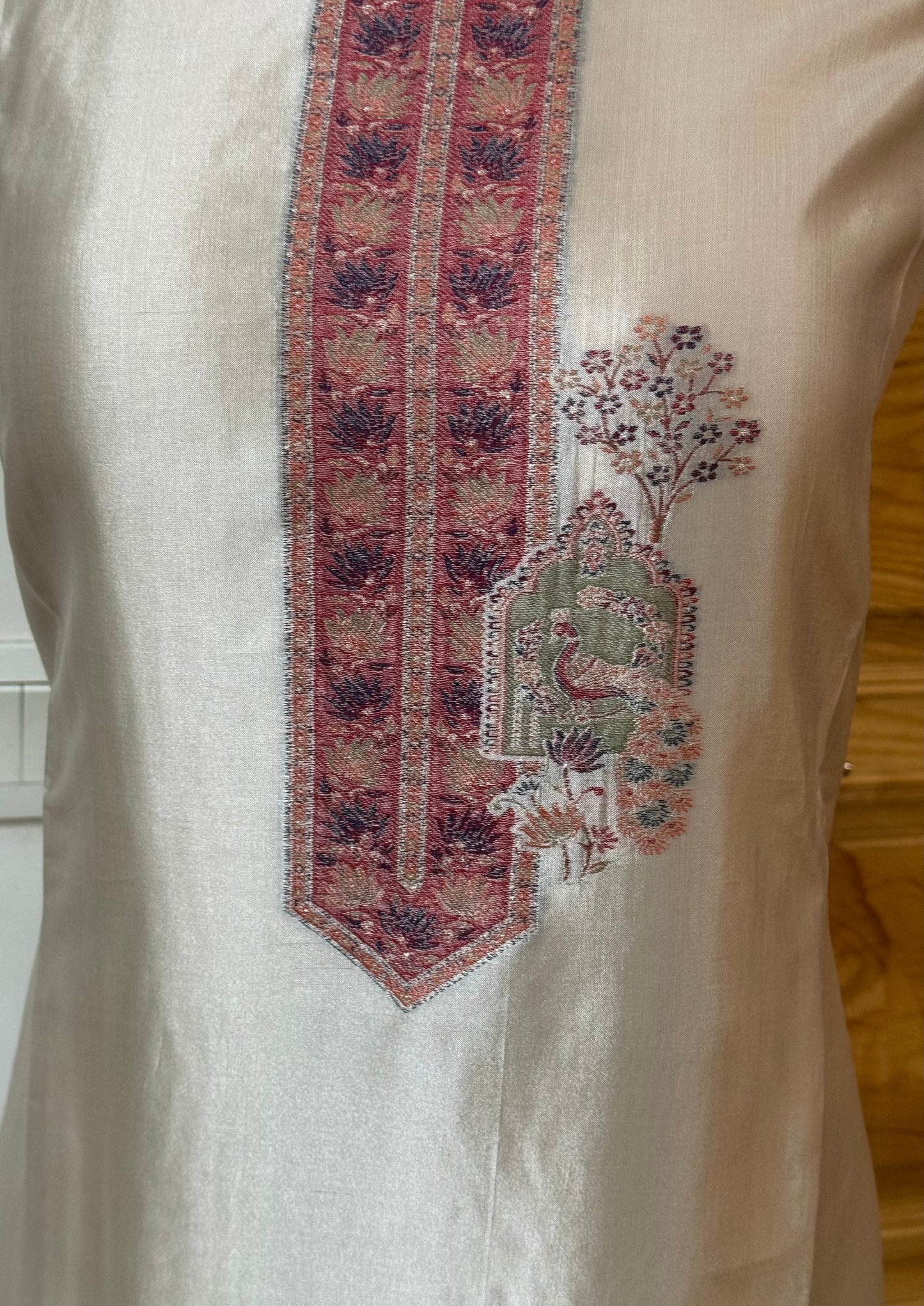 REGAL LOOM