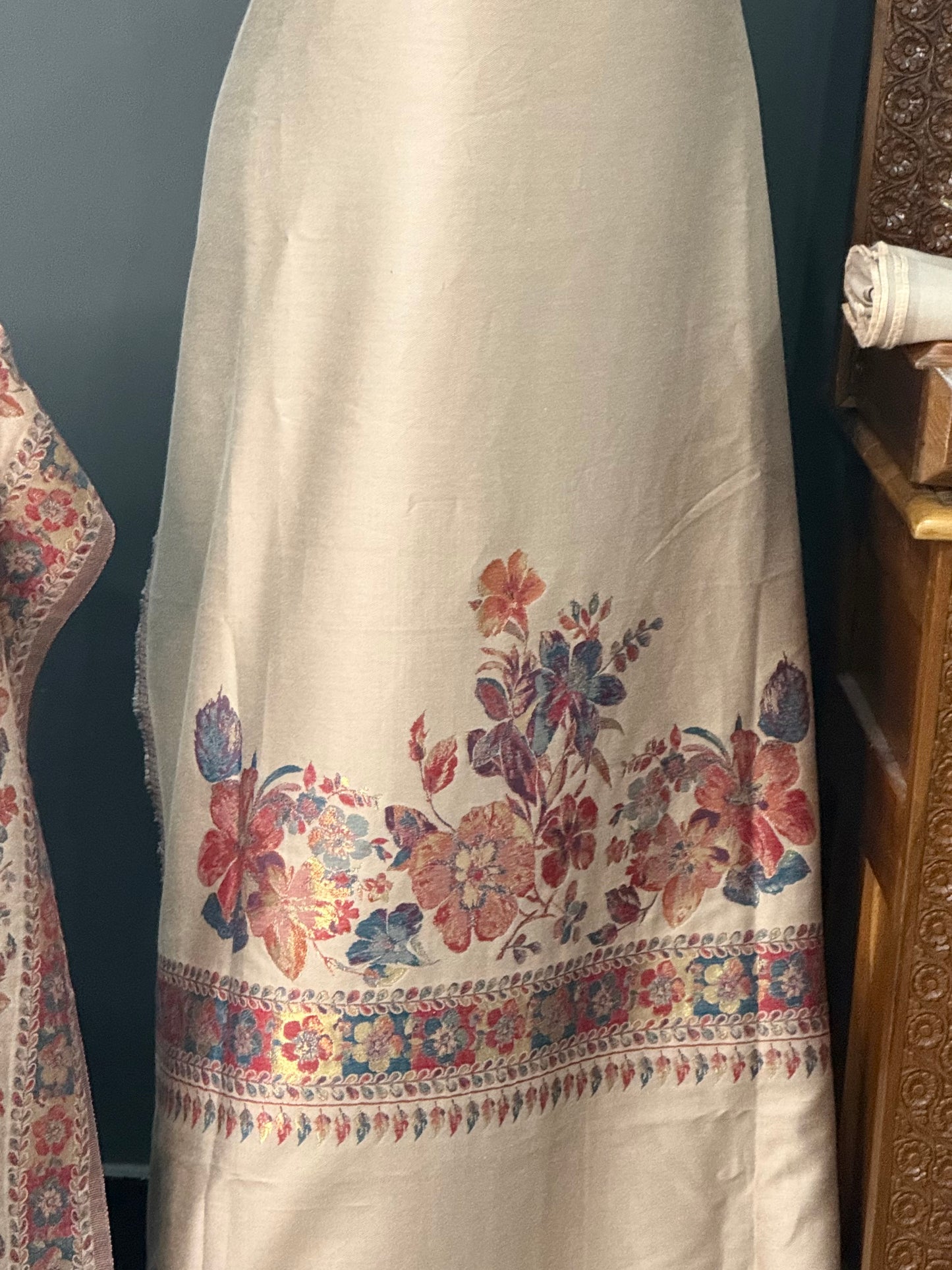 KANI PASHMINA SUIT