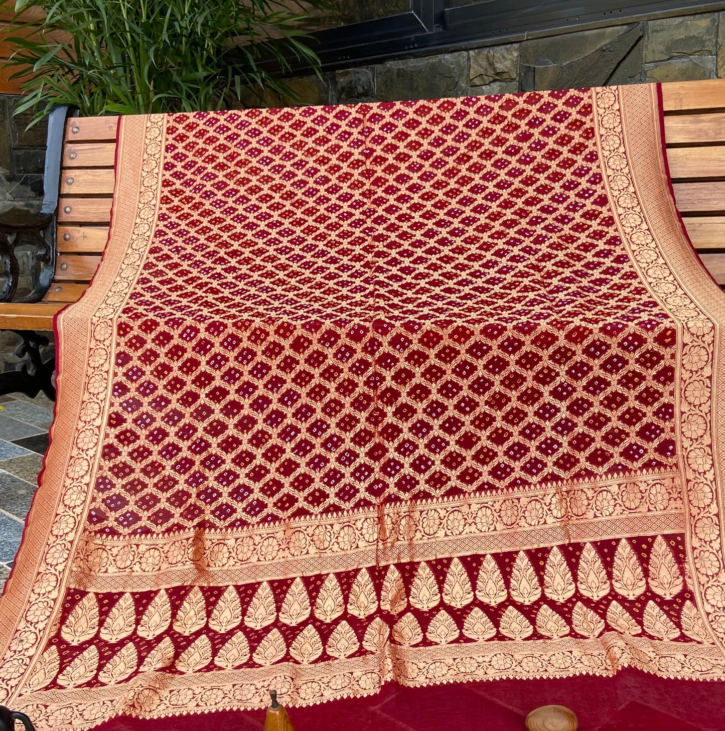 Pure Georgette neem Zari with mena kari