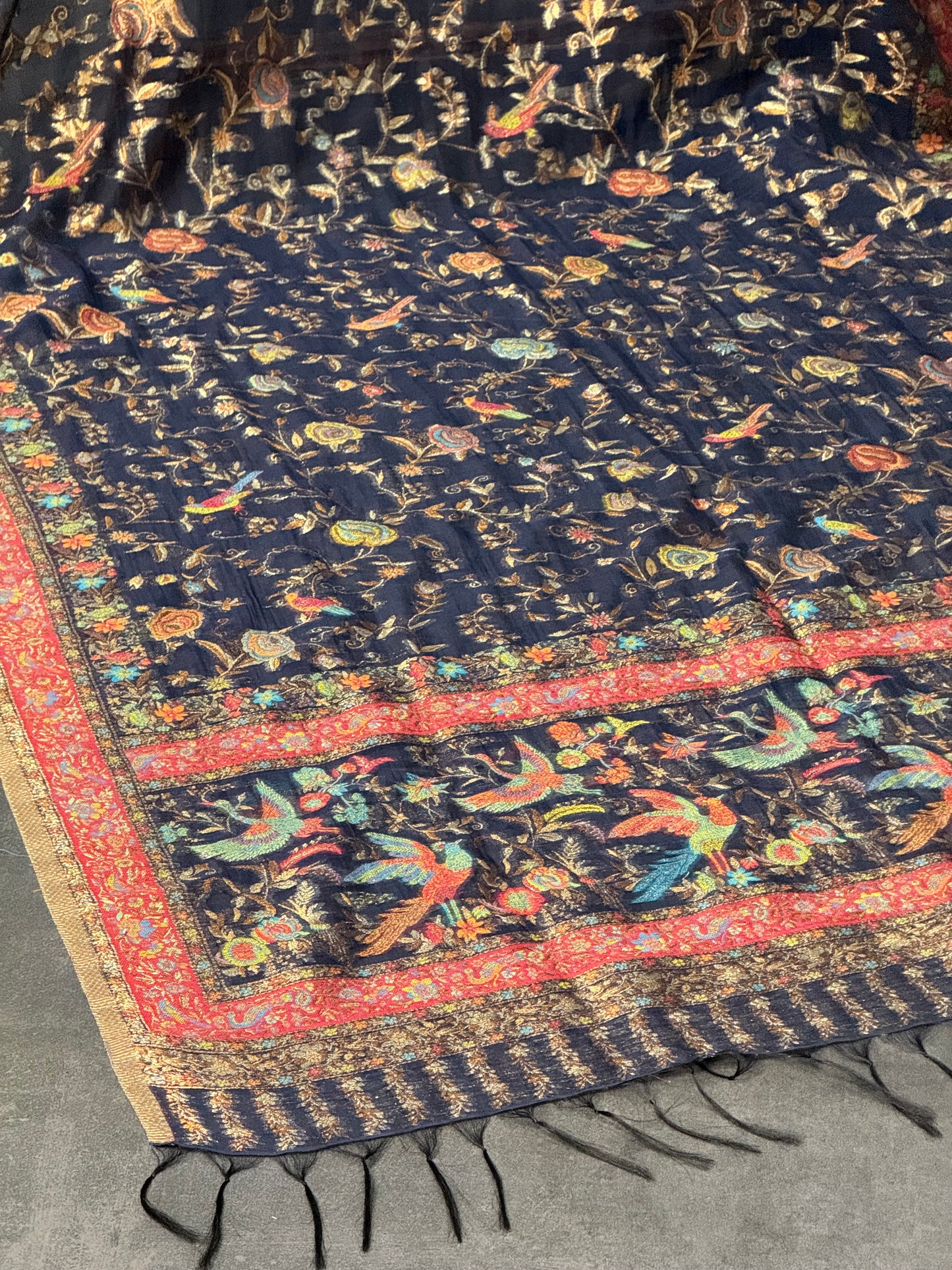 REGAL LOOM