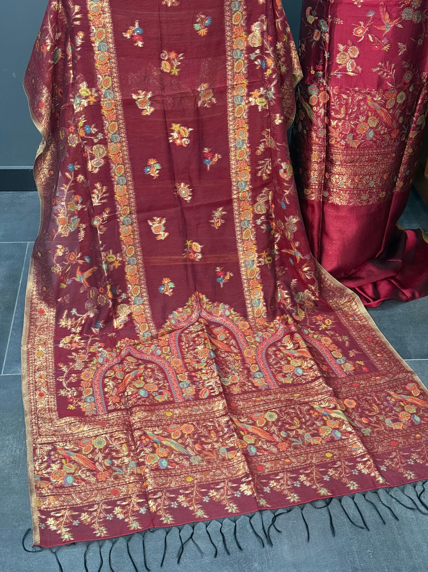 REGAL LOOM