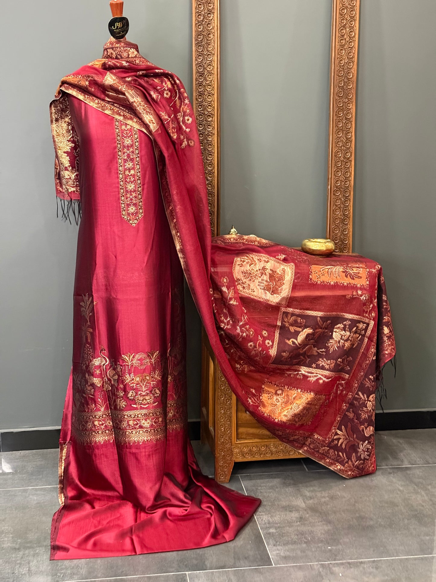 REGAL LOOM