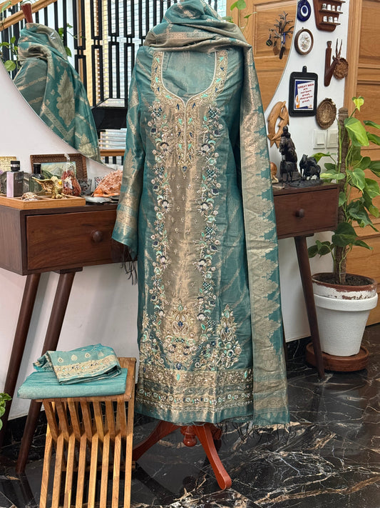 REGAL LOOM