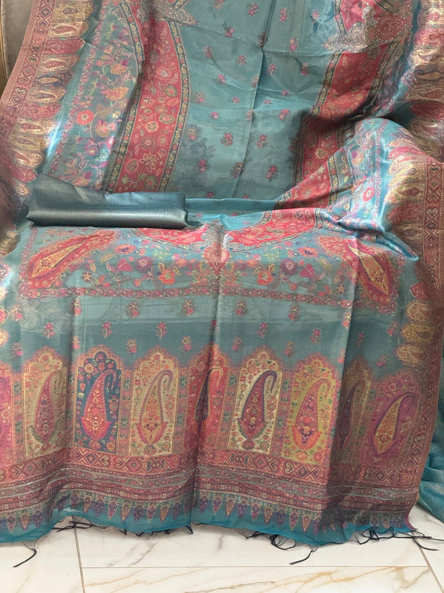 REGAL LOOM