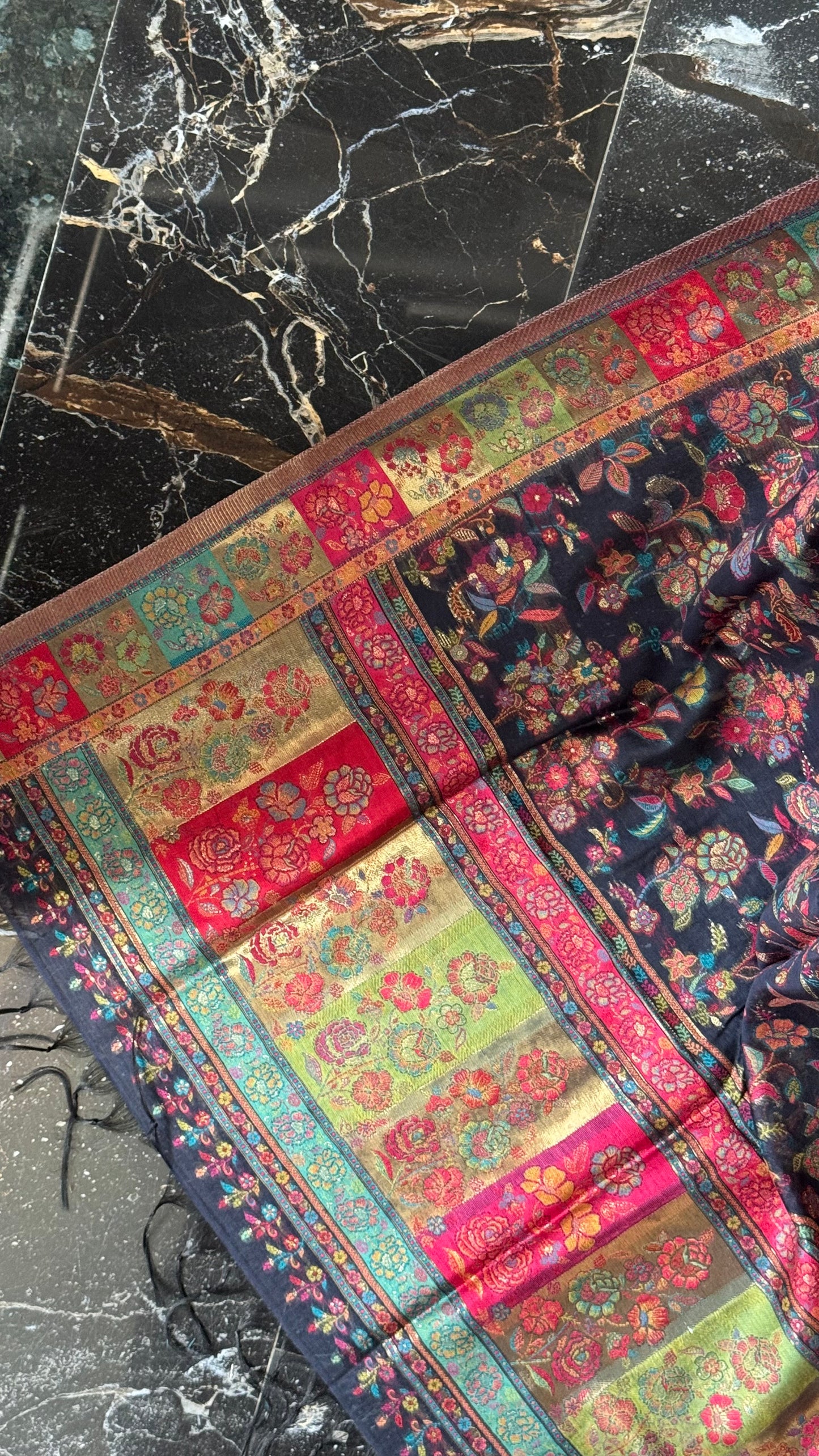 REGAL LOOM