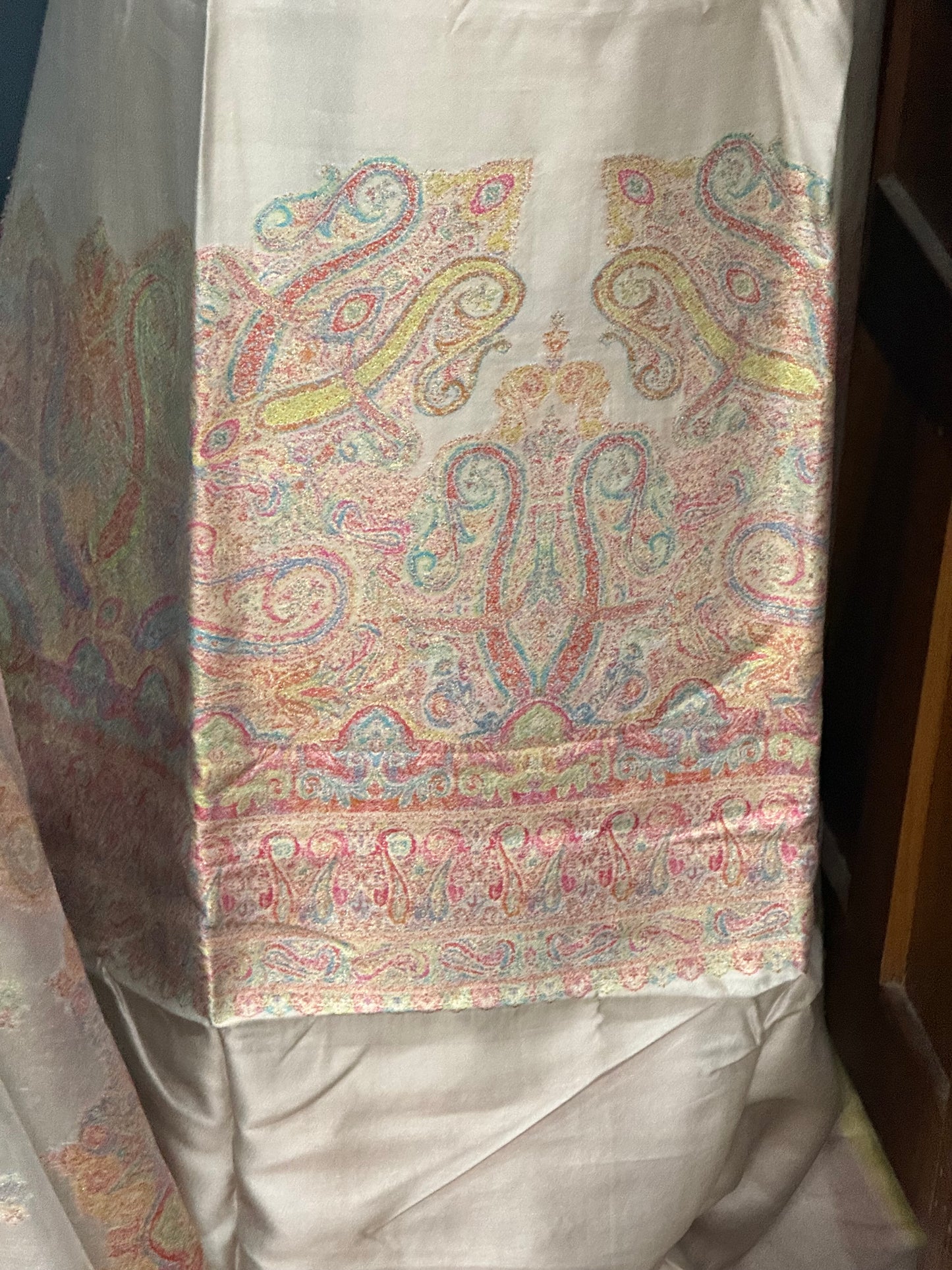 REGAL LOOM