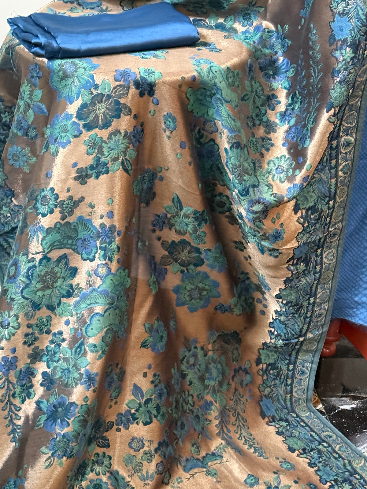 REGAL LOOM
