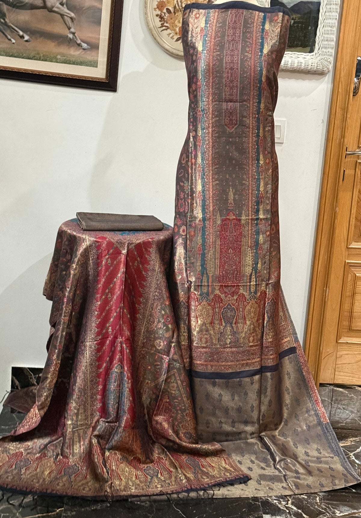 REGAL LOOM