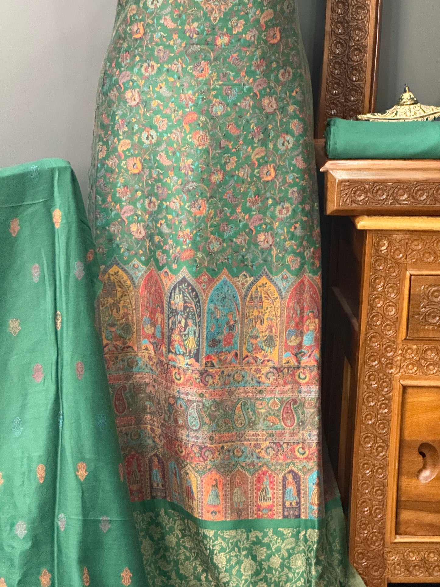 KANI PASHMINA SUIT