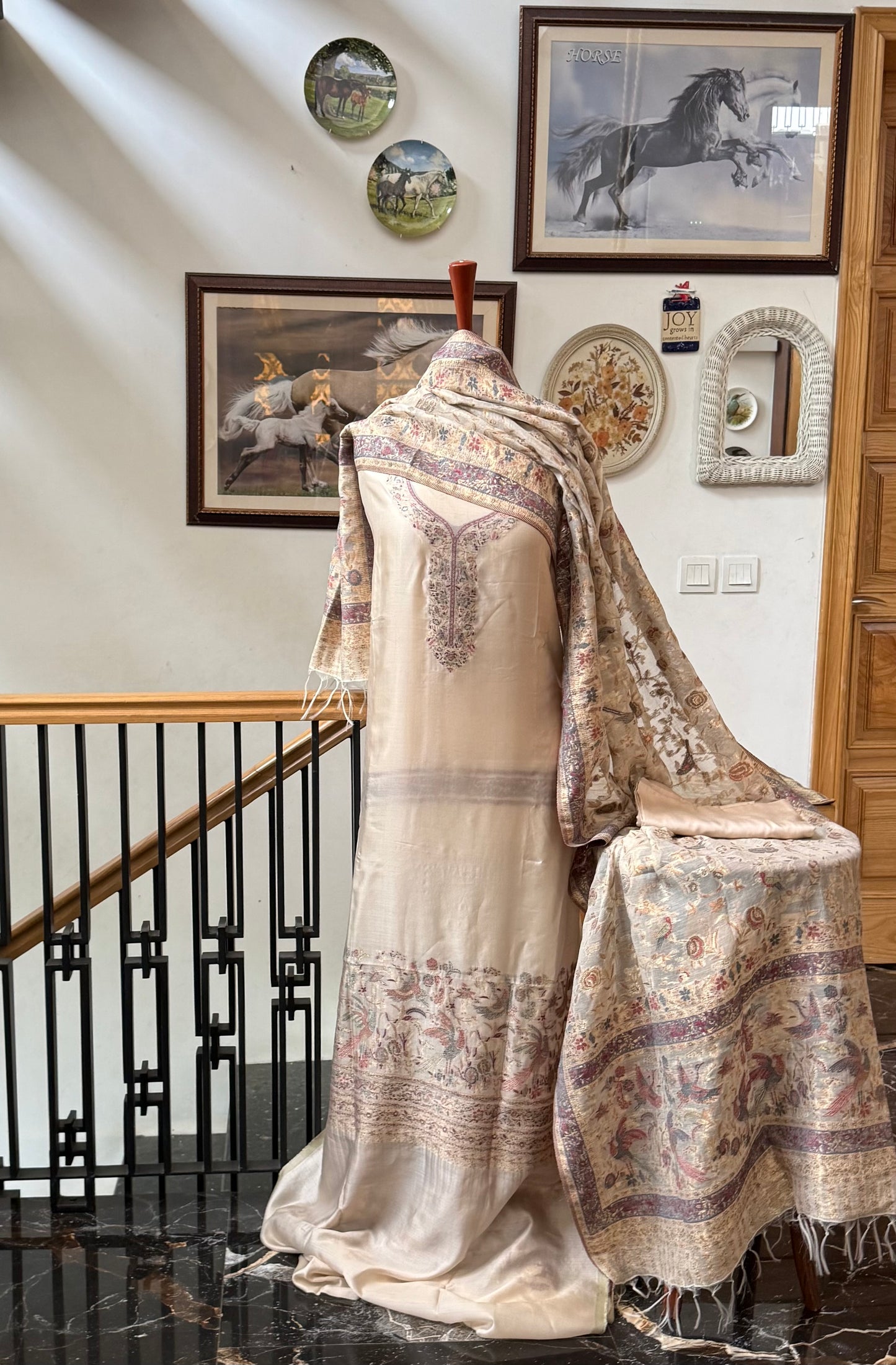REGAL LOOM
