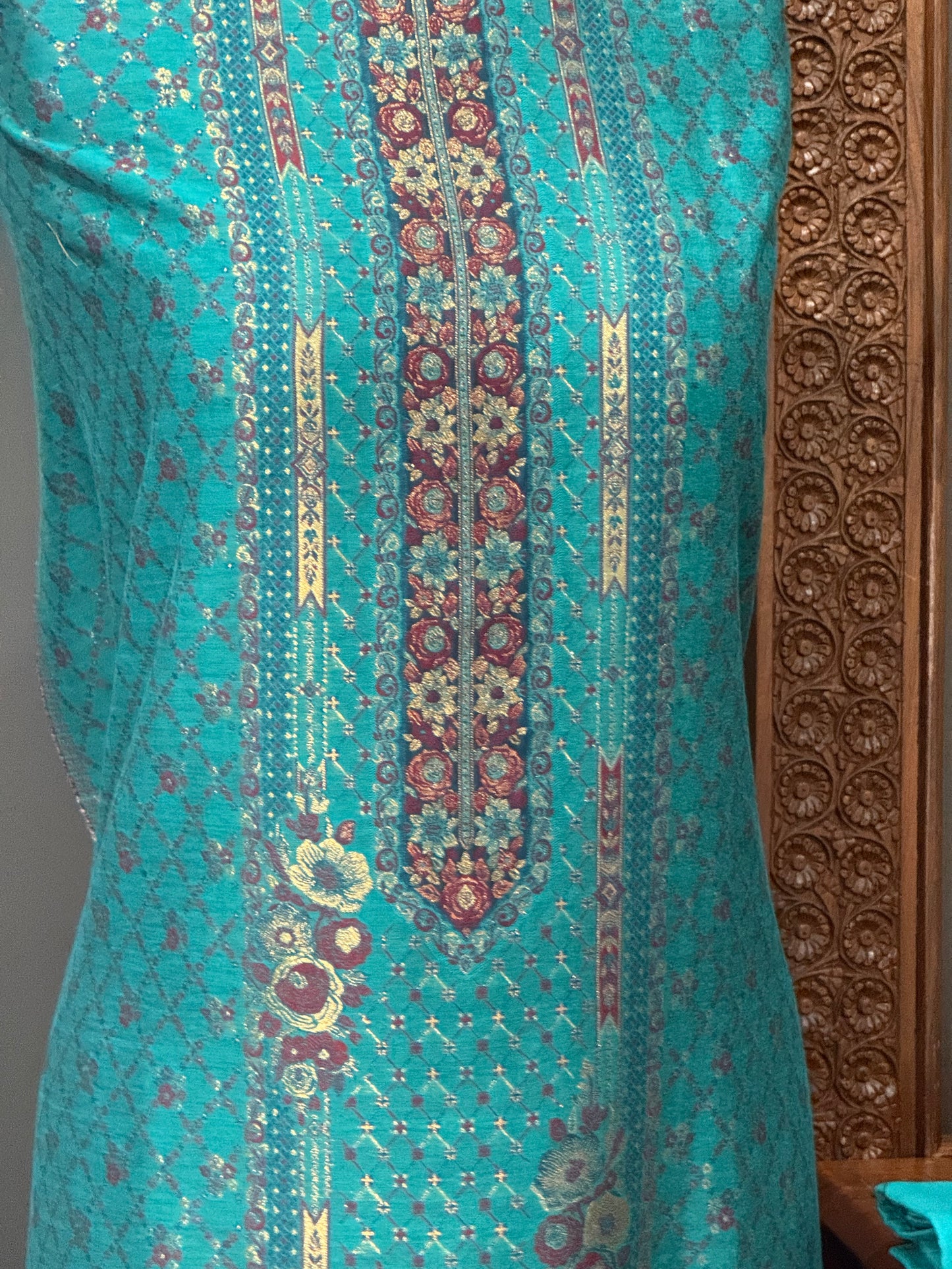 REGAL LOOM