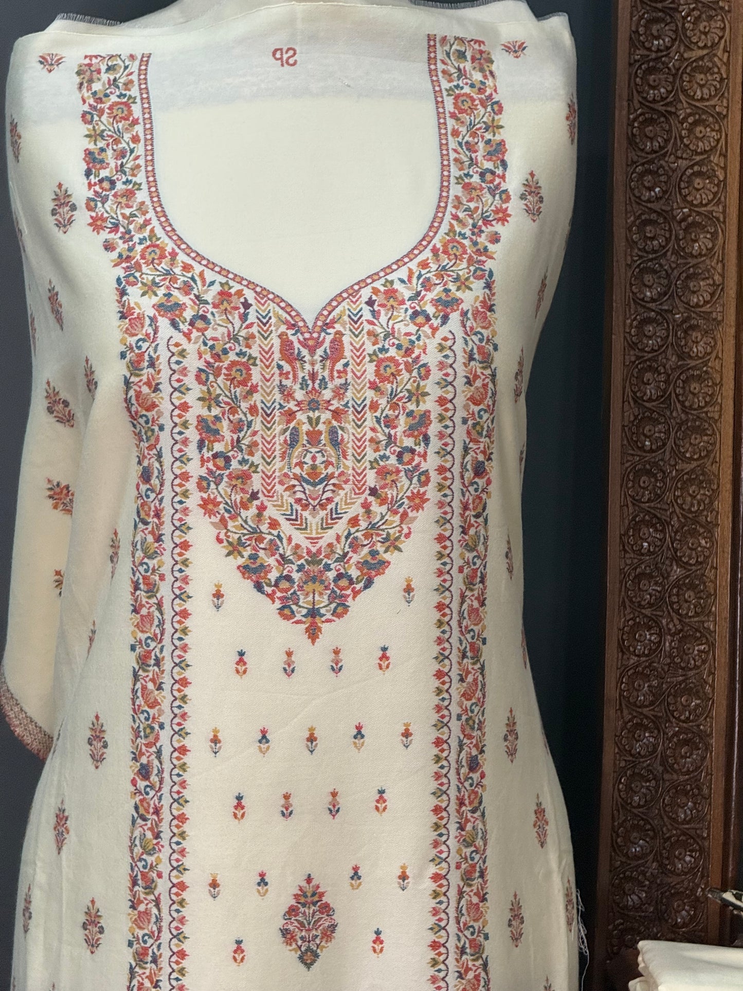 KANI PASHMINA SUIT