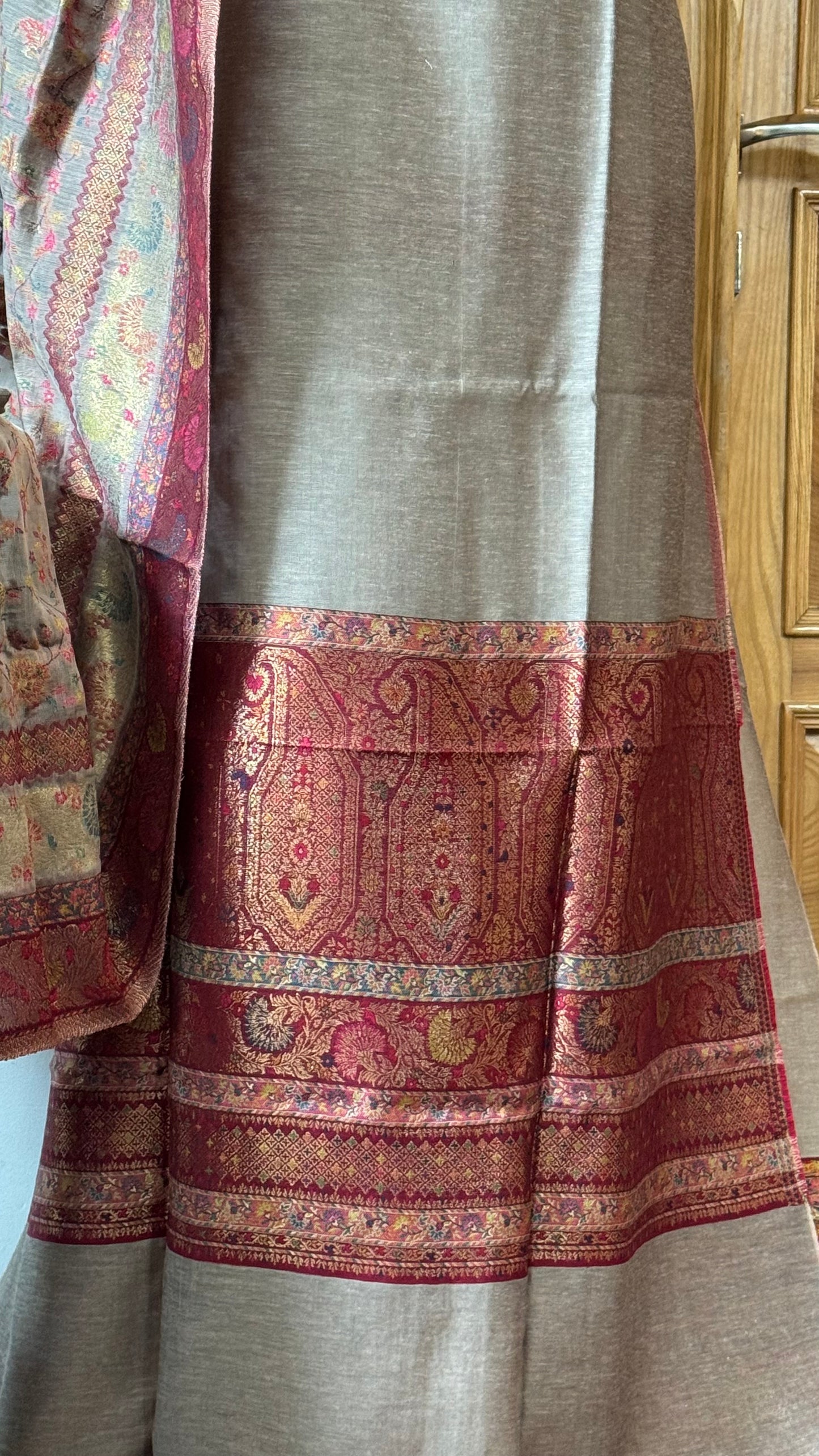 REGAL LOOM