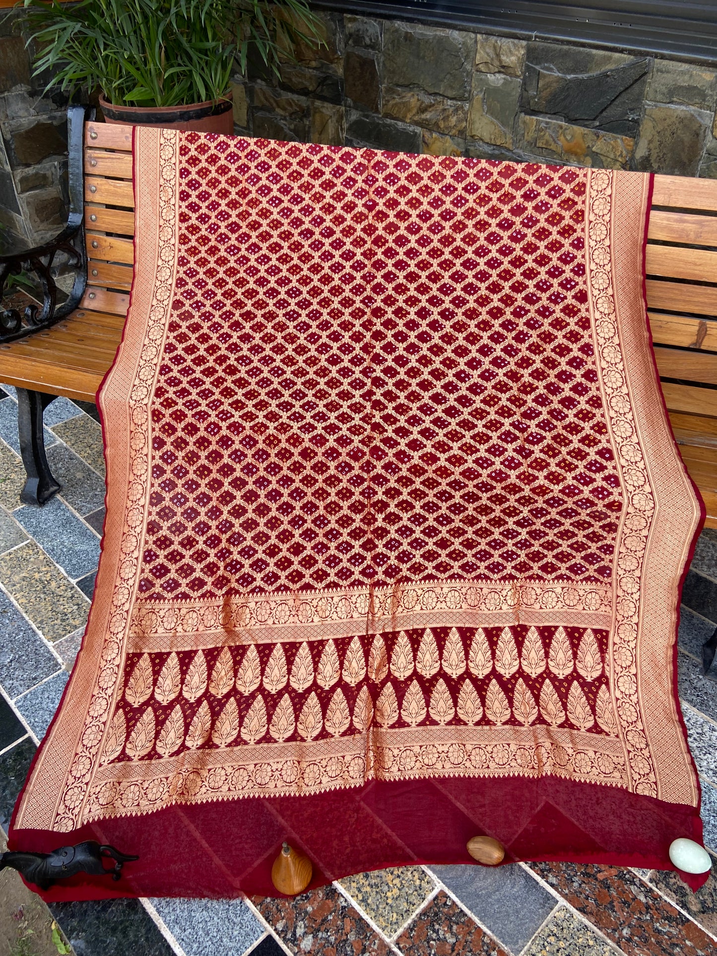 Pure Georgette neem Zari with mena kari