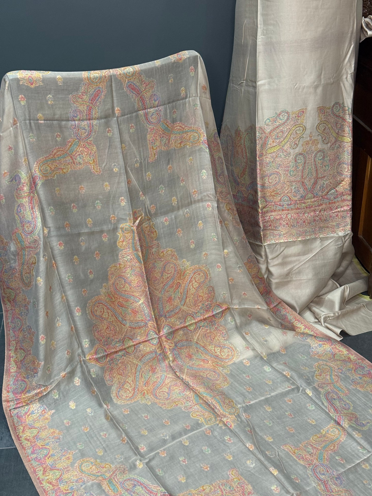 REGAL LOOM
