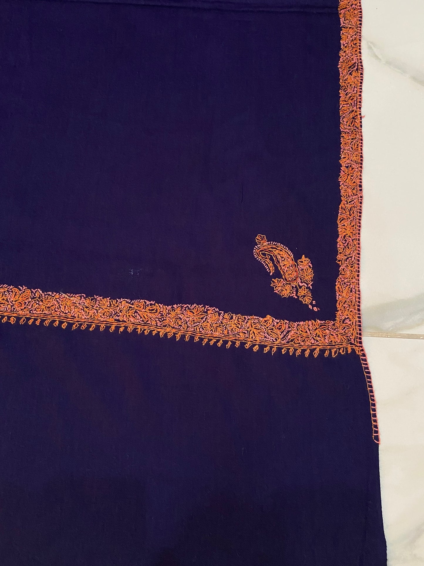 Toosh pashmina sui 4 side embroidered boarder