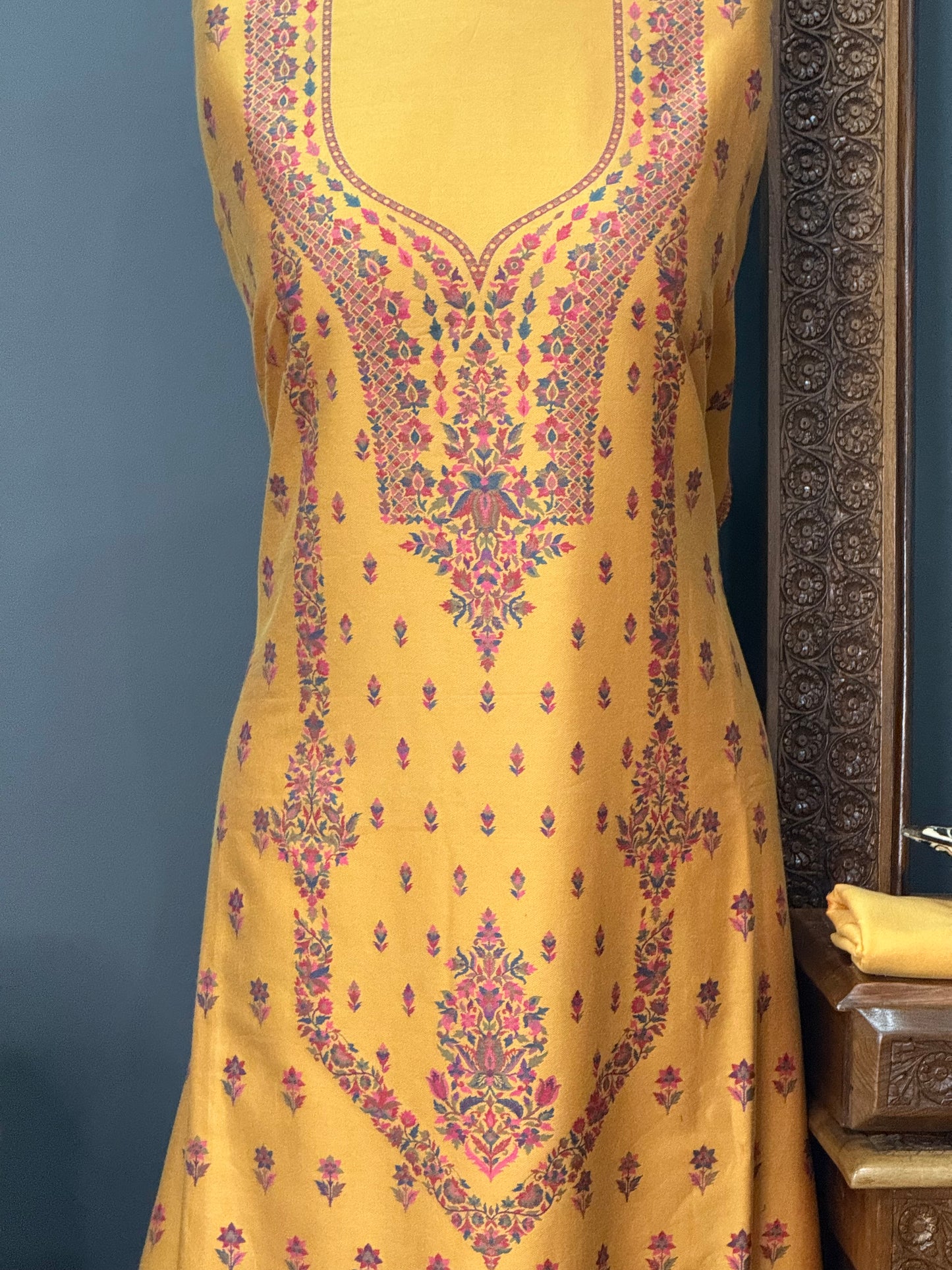KANI PASHMINA SUIT