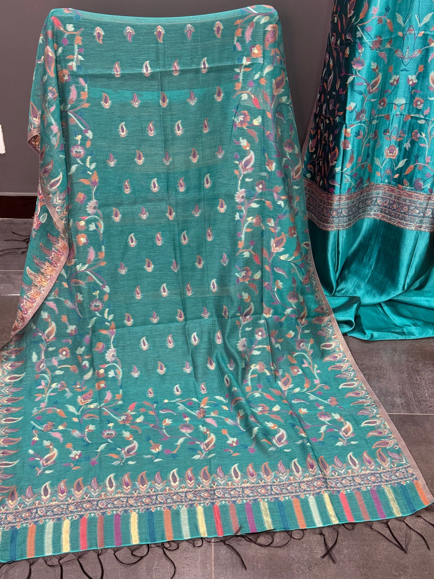 REGAL LOOM