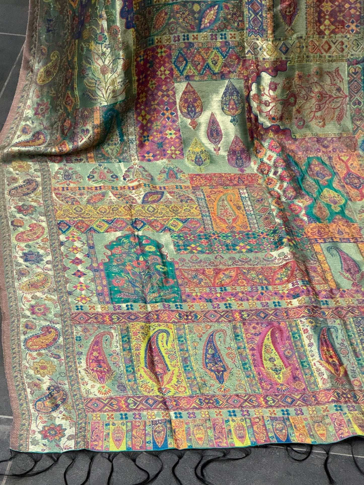 REGAL LOOM SHAHI RESHAM