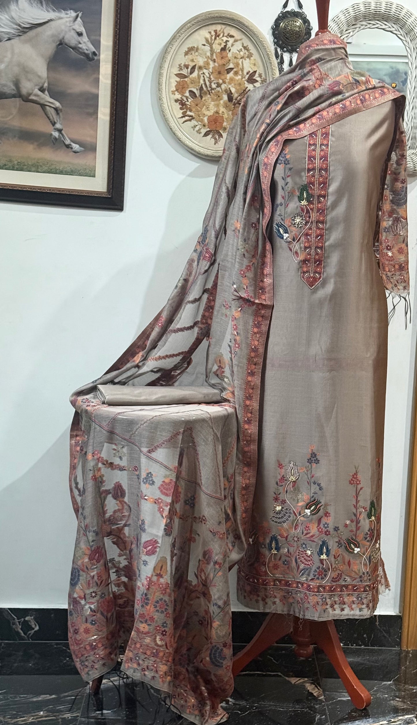 REGAL LOOM