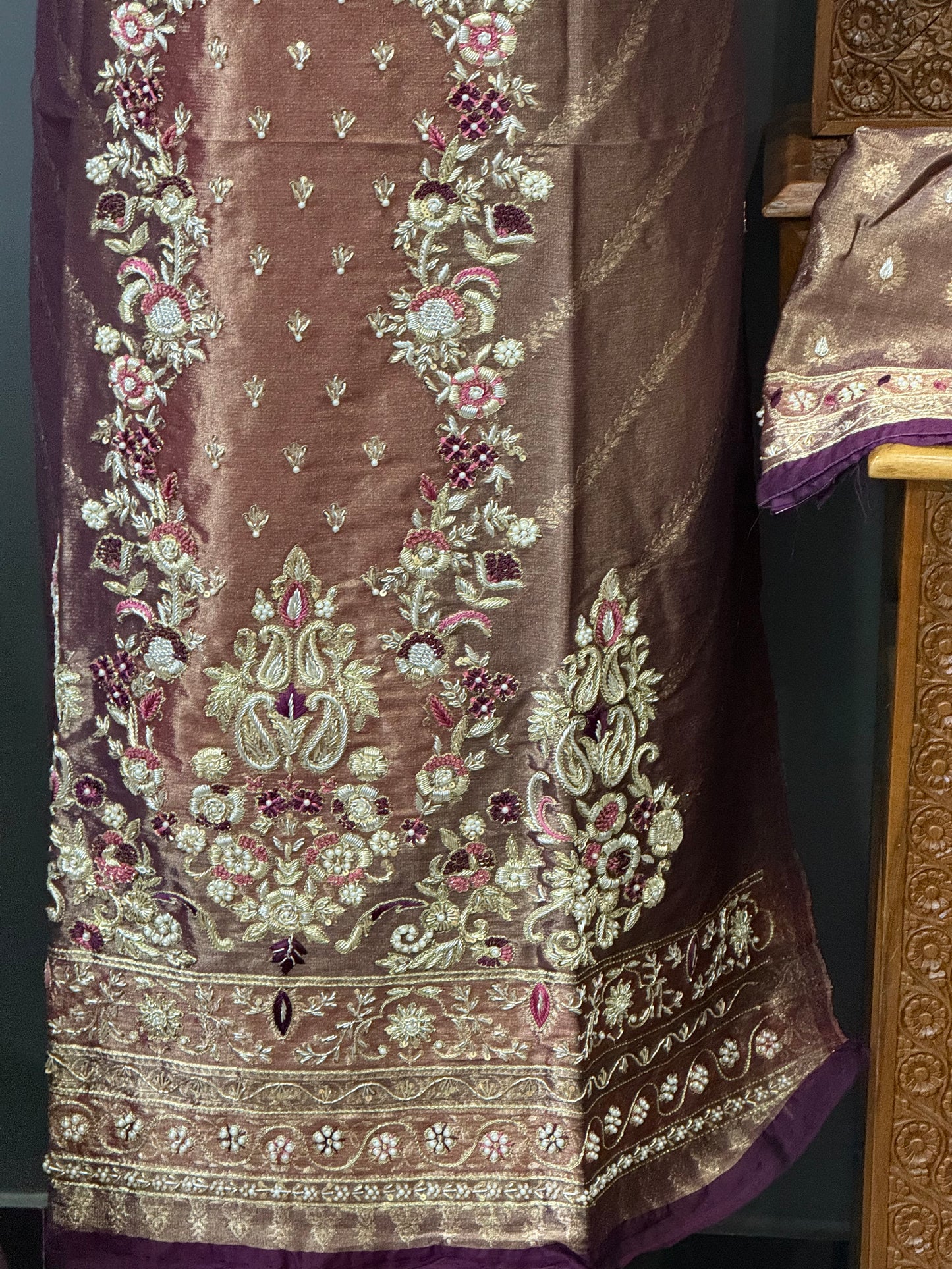 REGAL LOOM