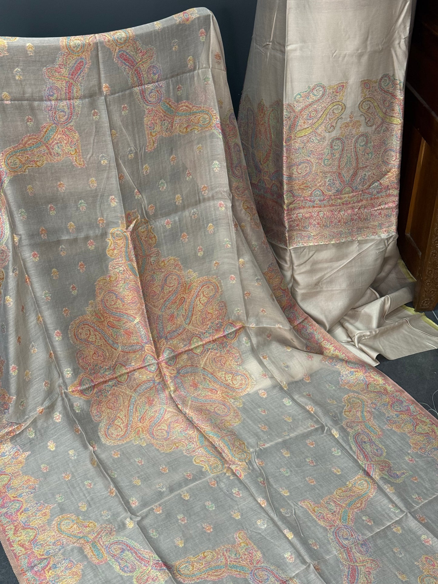 REGAL LOOM