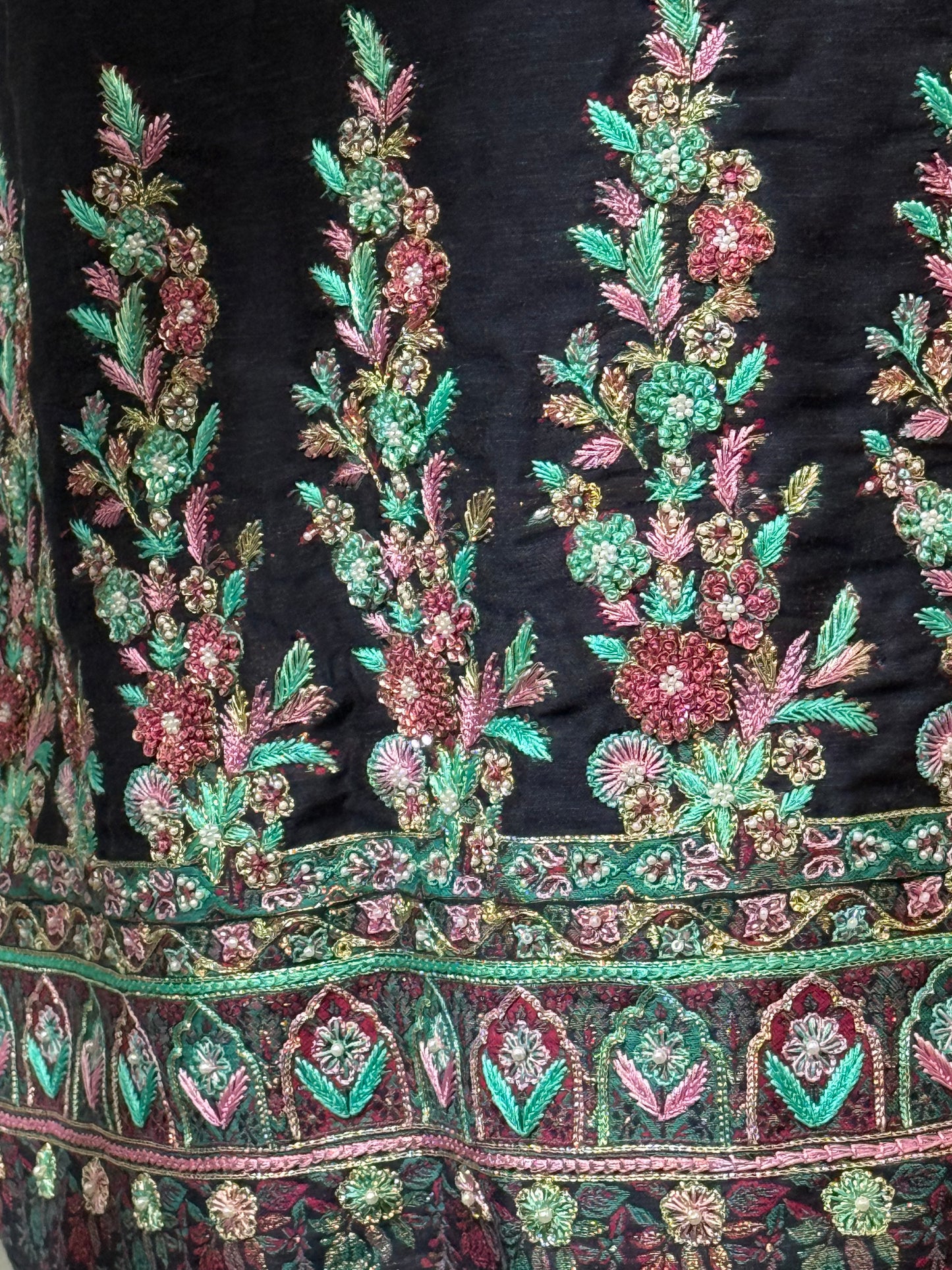 REGAL LOOM