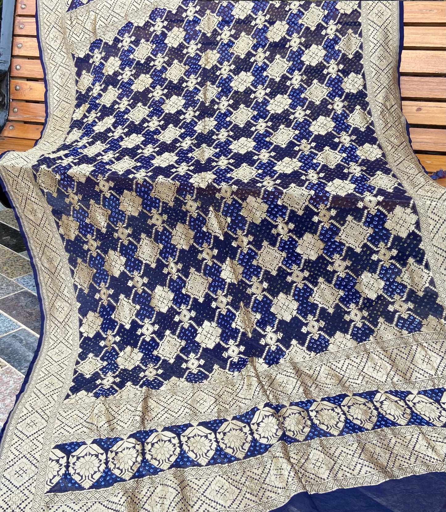 Pure Georgette neem Zari with mena kari