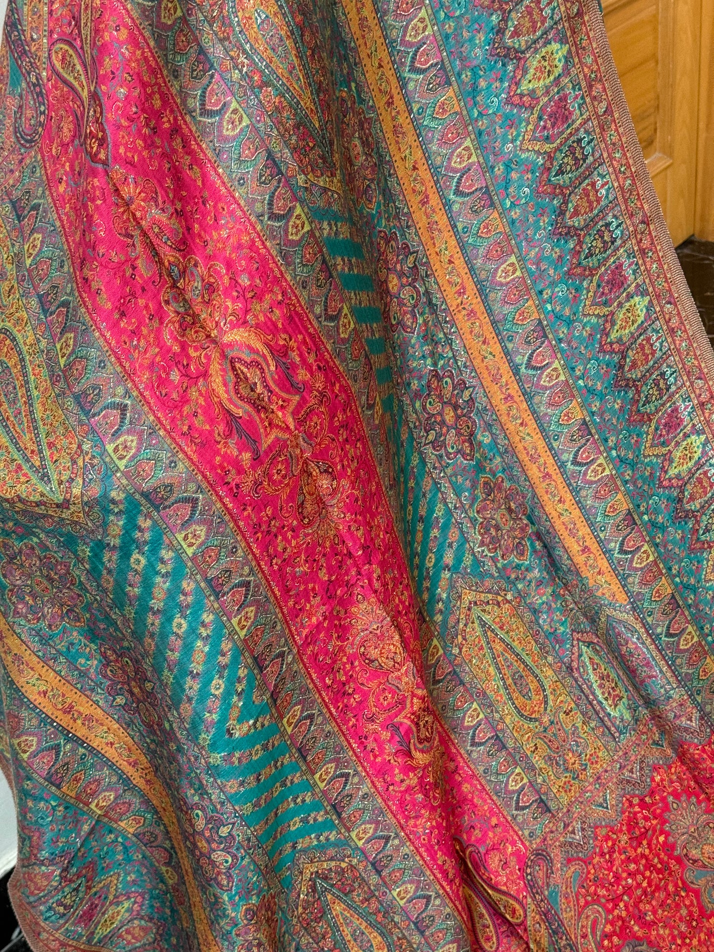 REGAL LOOM
