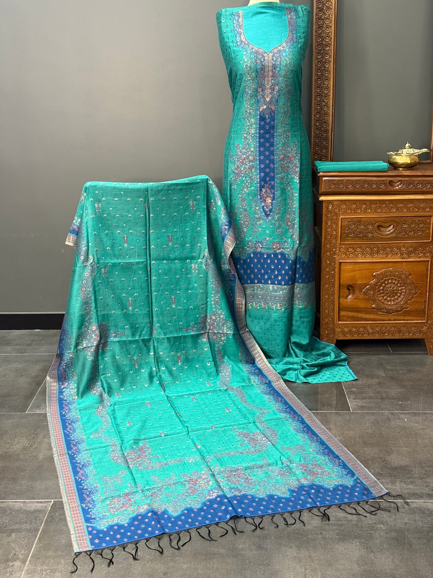 REGAL LOOM SHAHI RESHAM