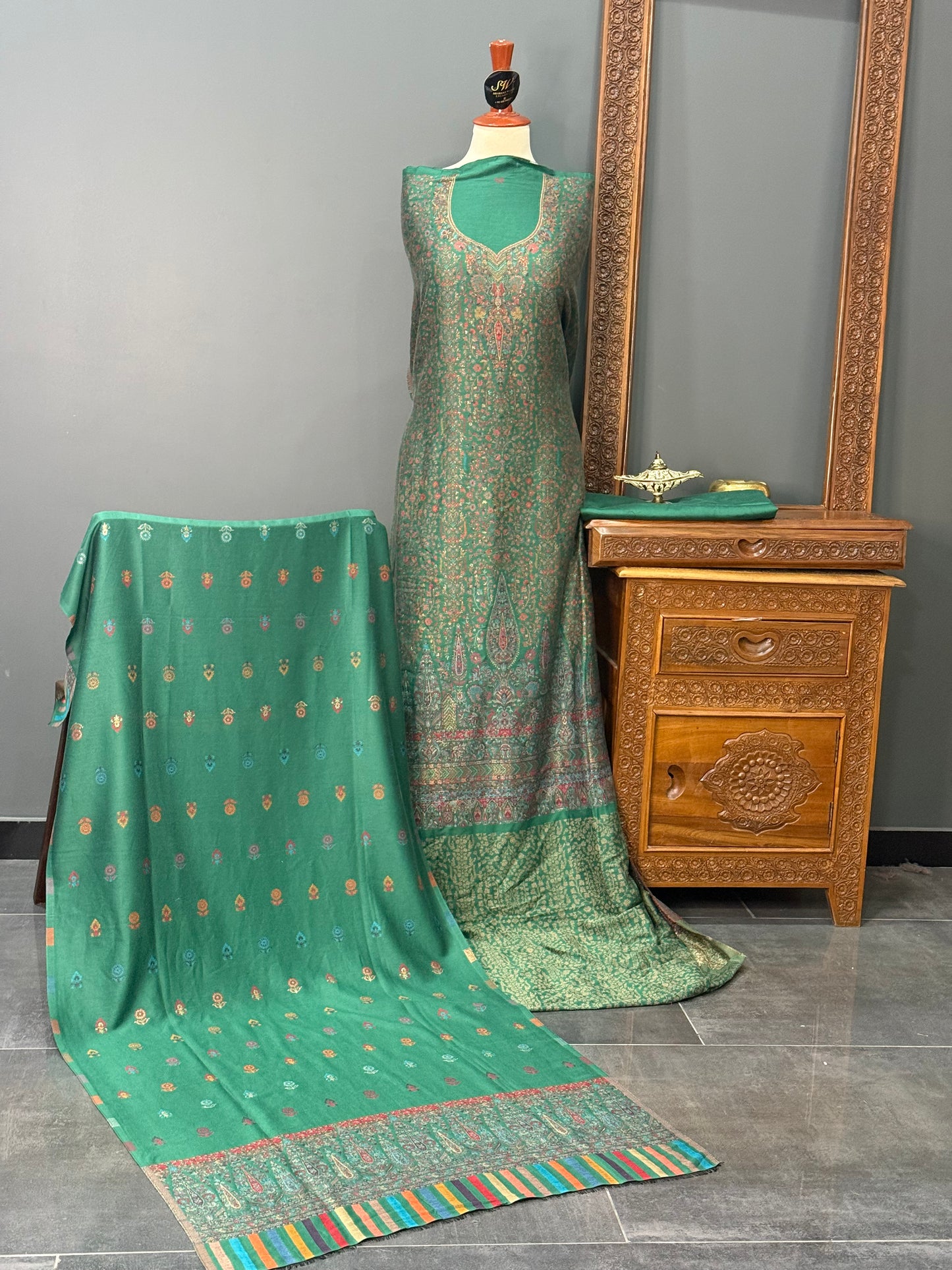 KANI PASHMINA SUIT