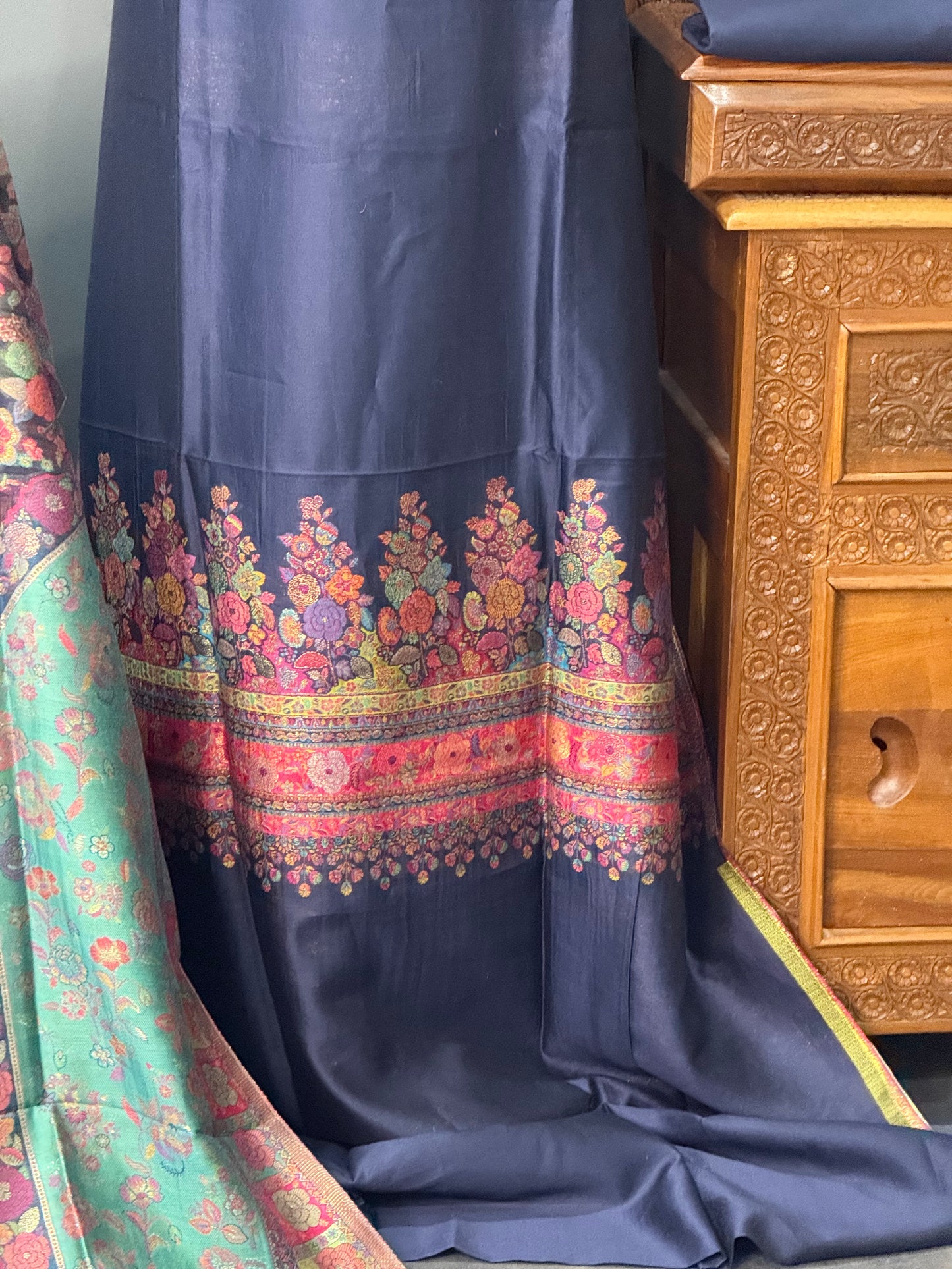 REGAL LOOM