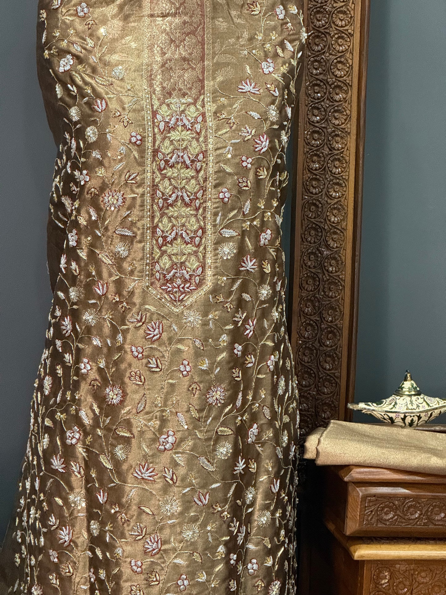 REGAL LOOM