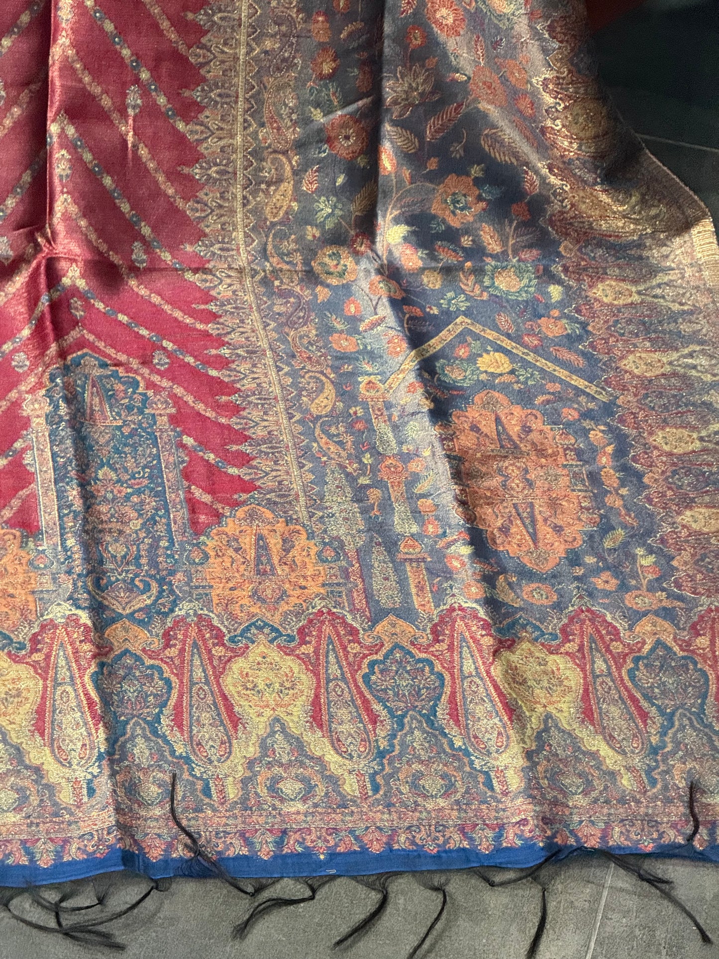 REGAL LOOM