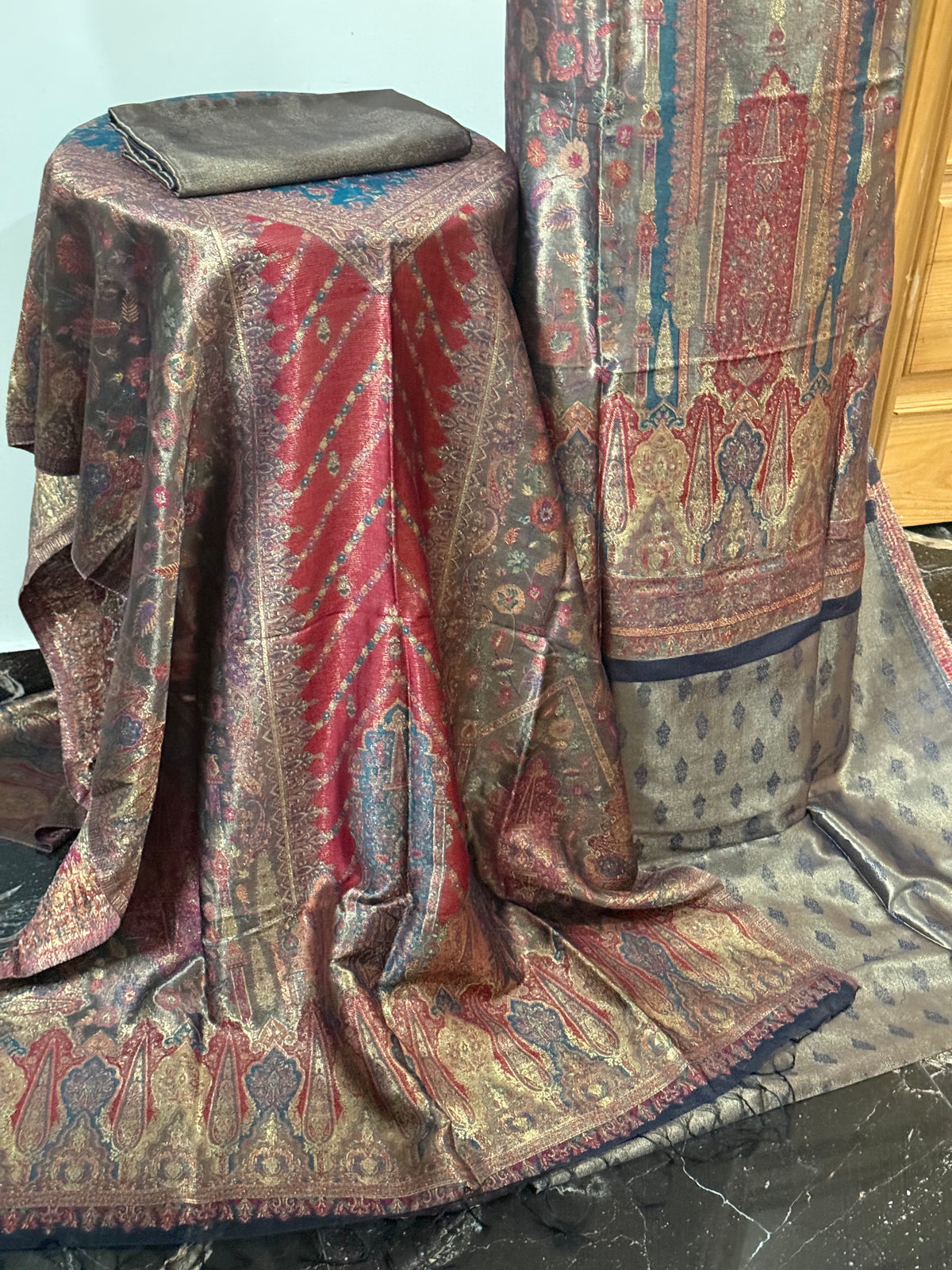 REGAL LOOM