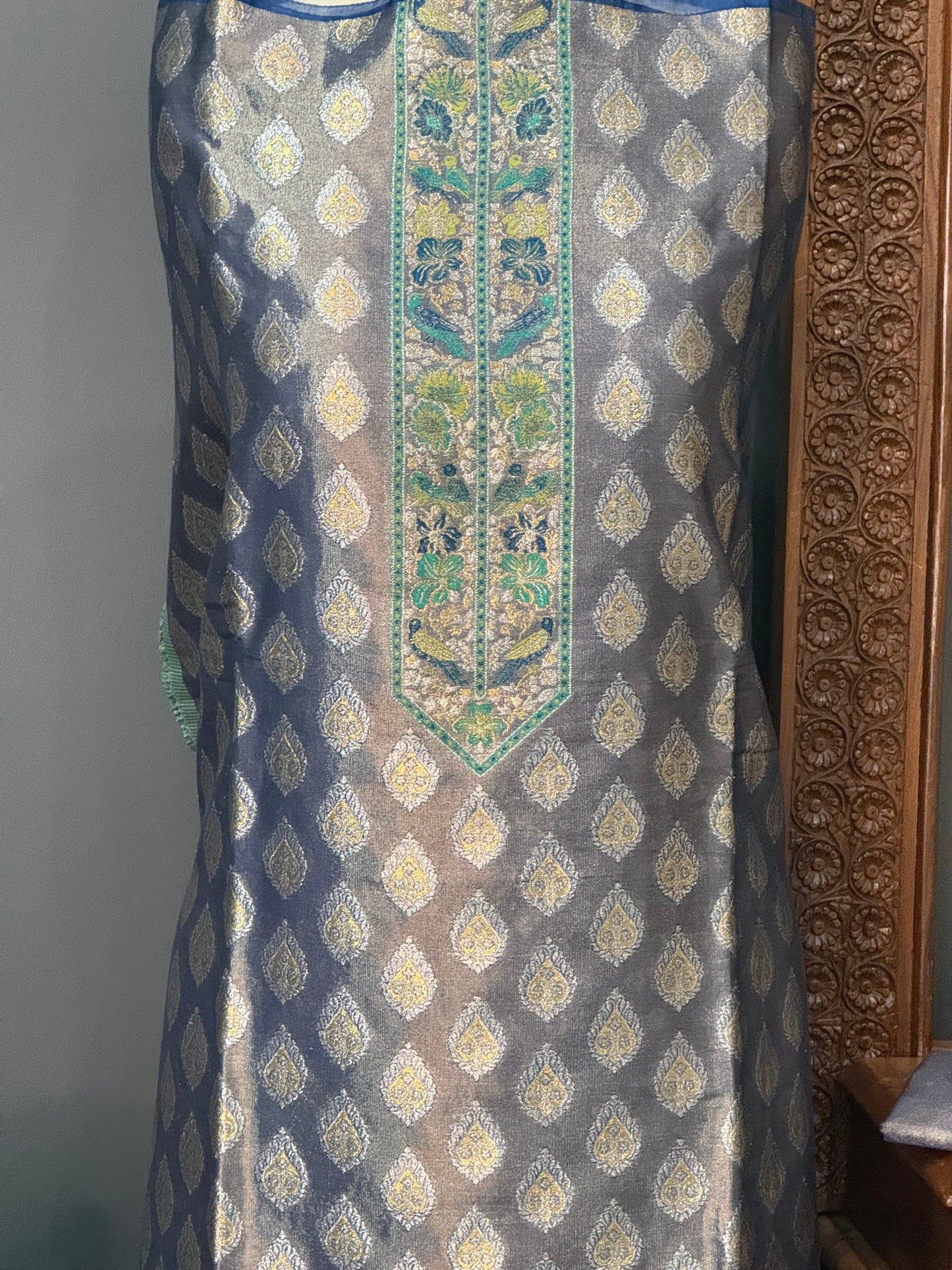 REGAL LOOM